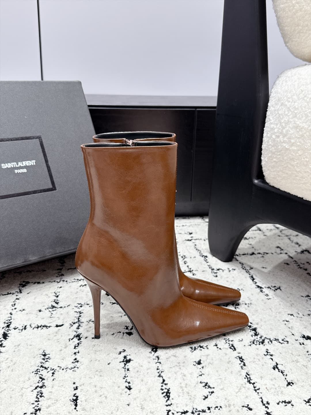 D12205 SAINT LAURENT Saint Laurent 26/ Fall/Winter runway style short boots, pointed toe, thin heel, high heels — image 2
