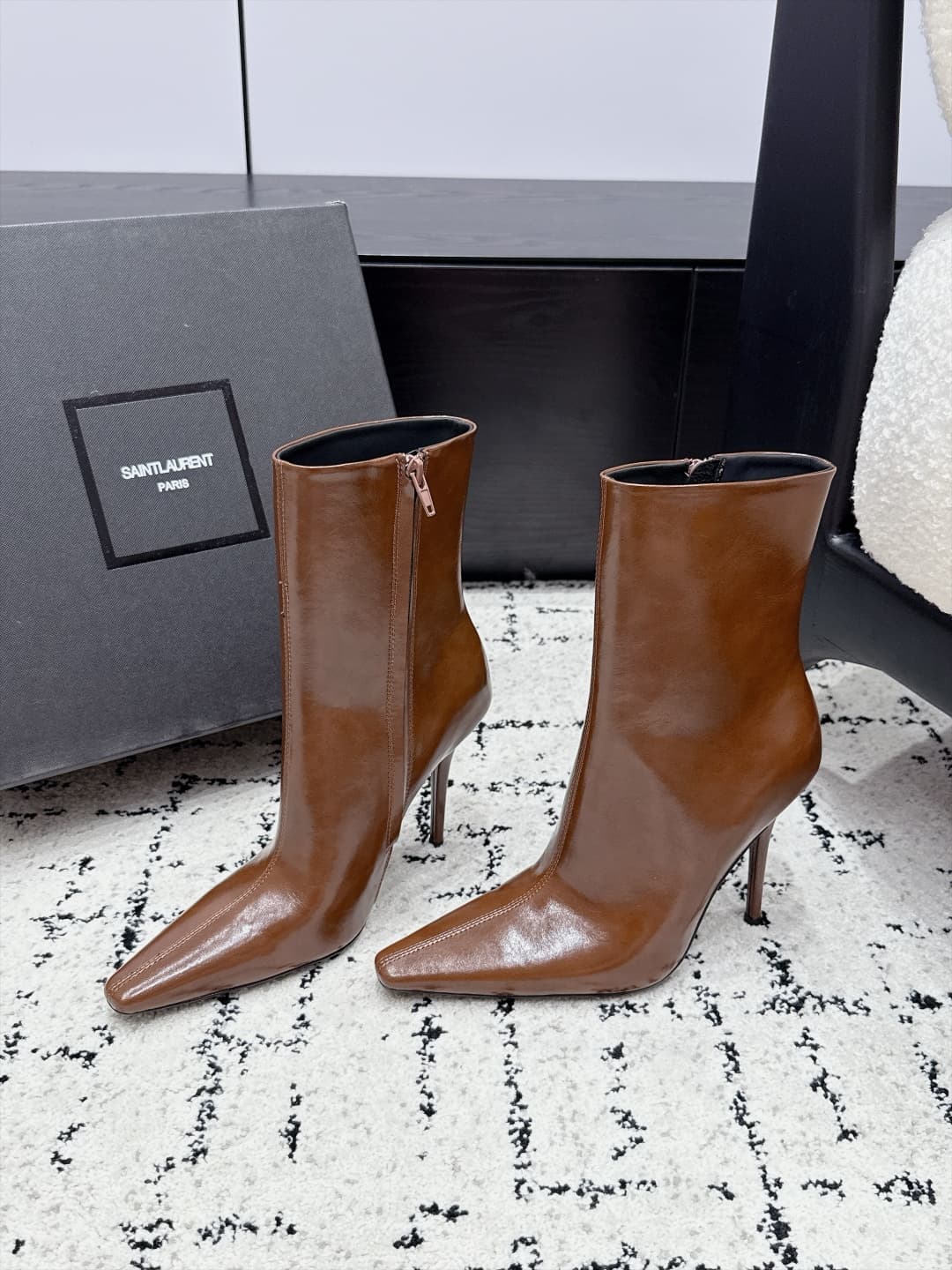 D12205 SAINT LAURENT Saint Laurent 26/ Fall/Winter runway style short boots, pointed toe, thin heel, high heels — image 3