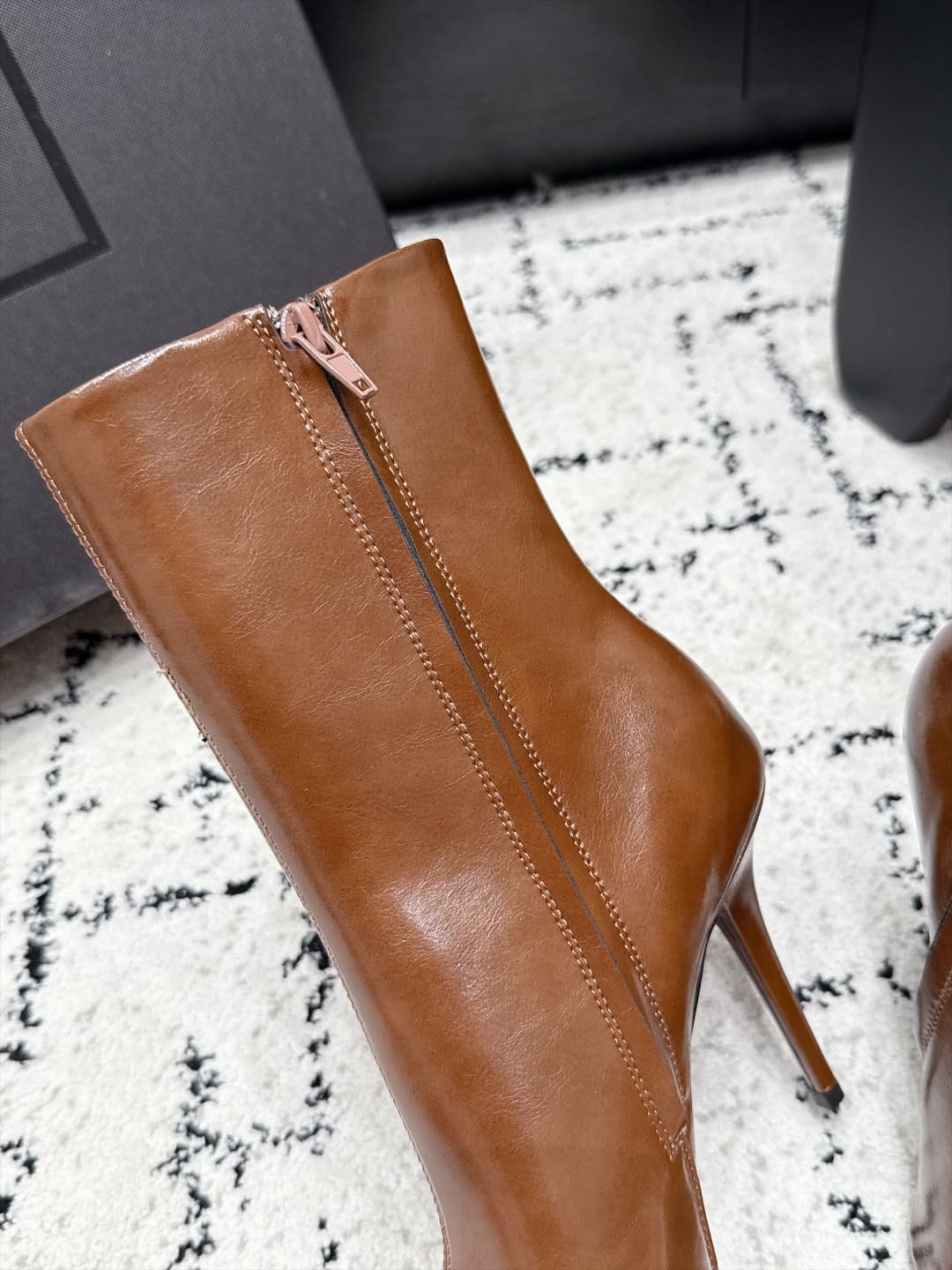 D12205 SAINT LAURENT Saint Laurent 26/ Fall/Winter runway style short boots, pointed toe, thin heel, high heels — image 7