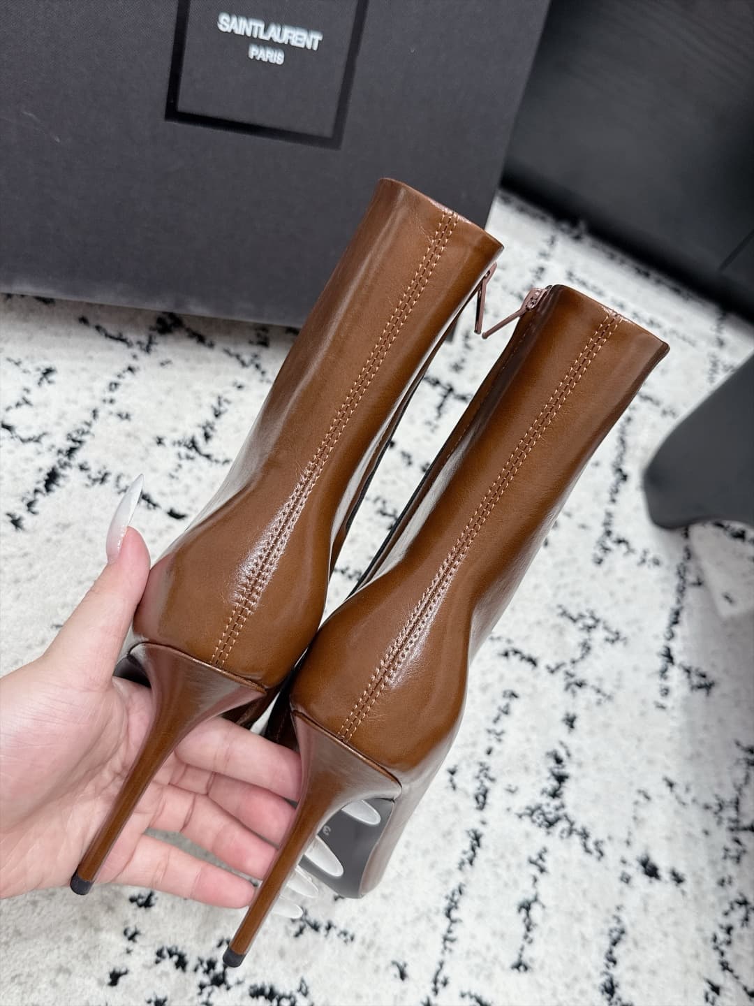 D12205 SAINT LAURENT Saint Laurent 26/ Fall/Winter runway style short boots, pointed toe, thin heel, high heels — image 8