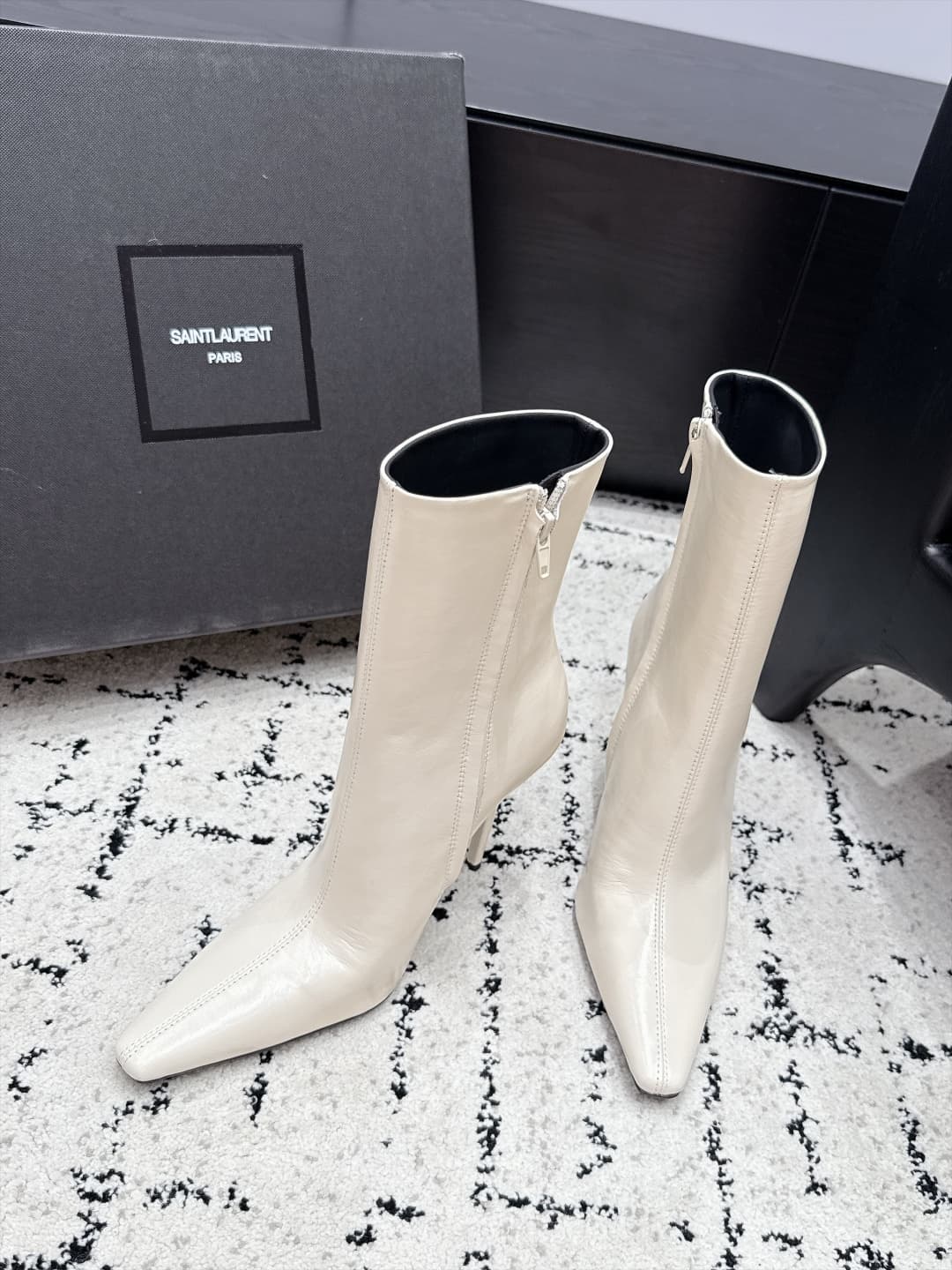 D12202 SAINT LAURENT Saint Laurent 26/ Fall/Winter runway style short boots, pointed toe, thin heel, high heels — image 4