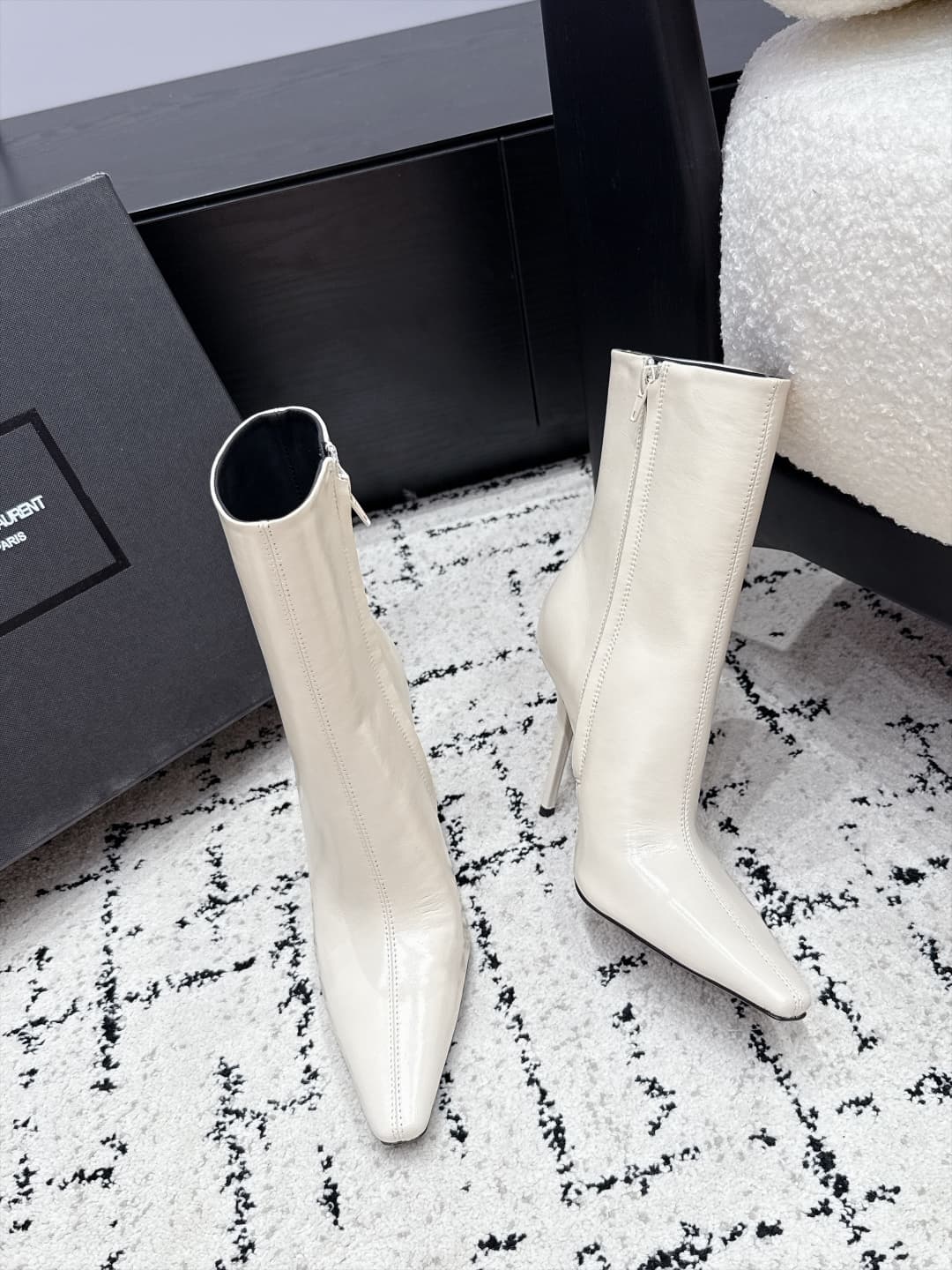 D12202 SAINT LAURENT Saint Laurent 26/ Fall/Winter runway style short boots, pointed toe, thin heel, high heels — image 5