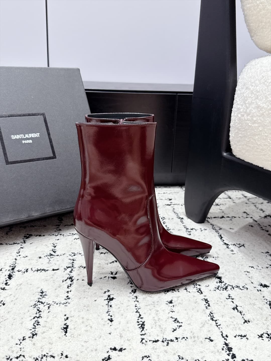 D12199 SAINT LAURENT Saint Laurent 26/ Autumn/Winter pointed toe, thin heel, high-top boots — image 2