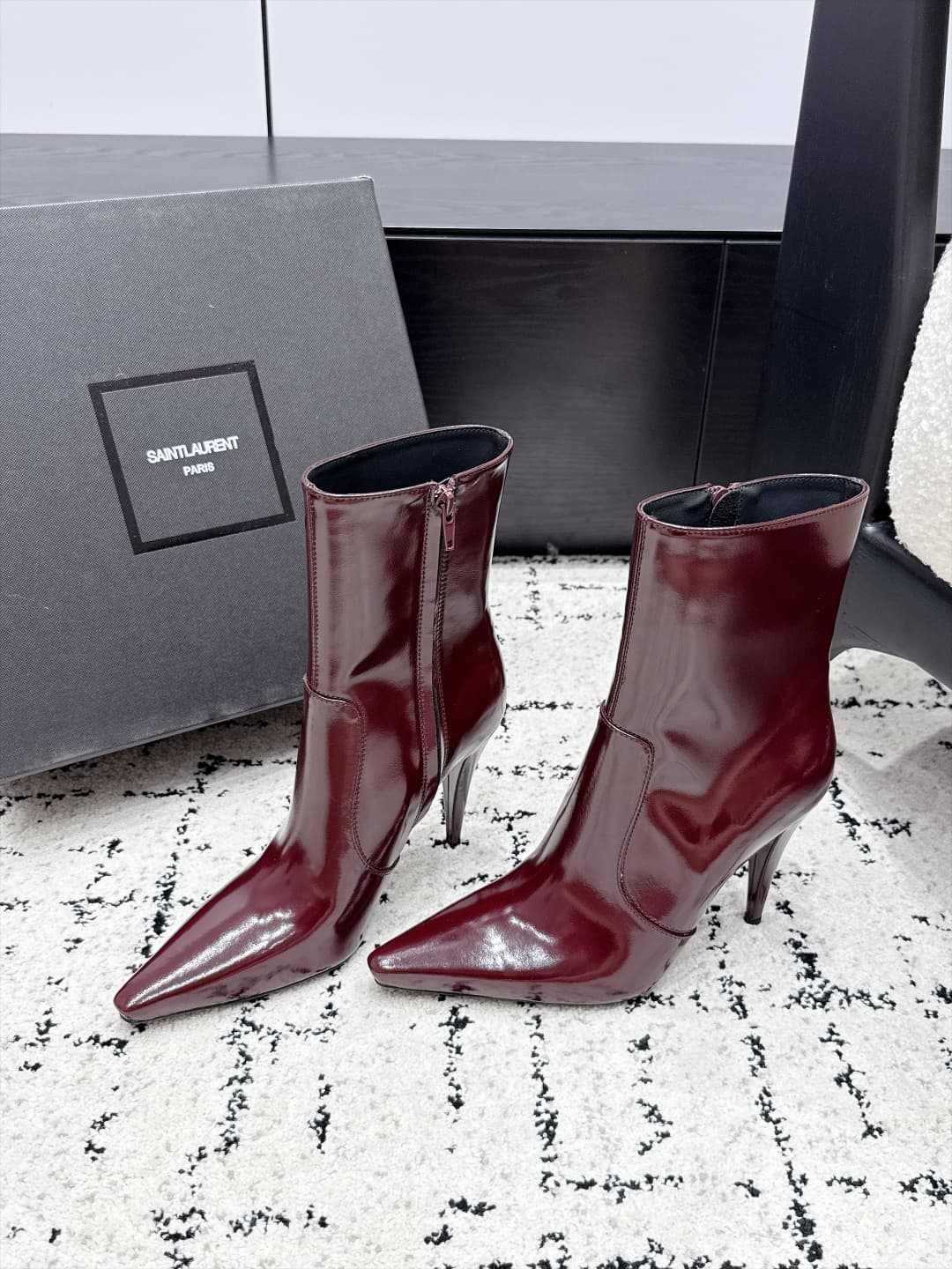 D12199 SAINT LAURENT Saint Laurent 26/ Autumn/Winter pointed toe, thin heel, high-top boots — image 3