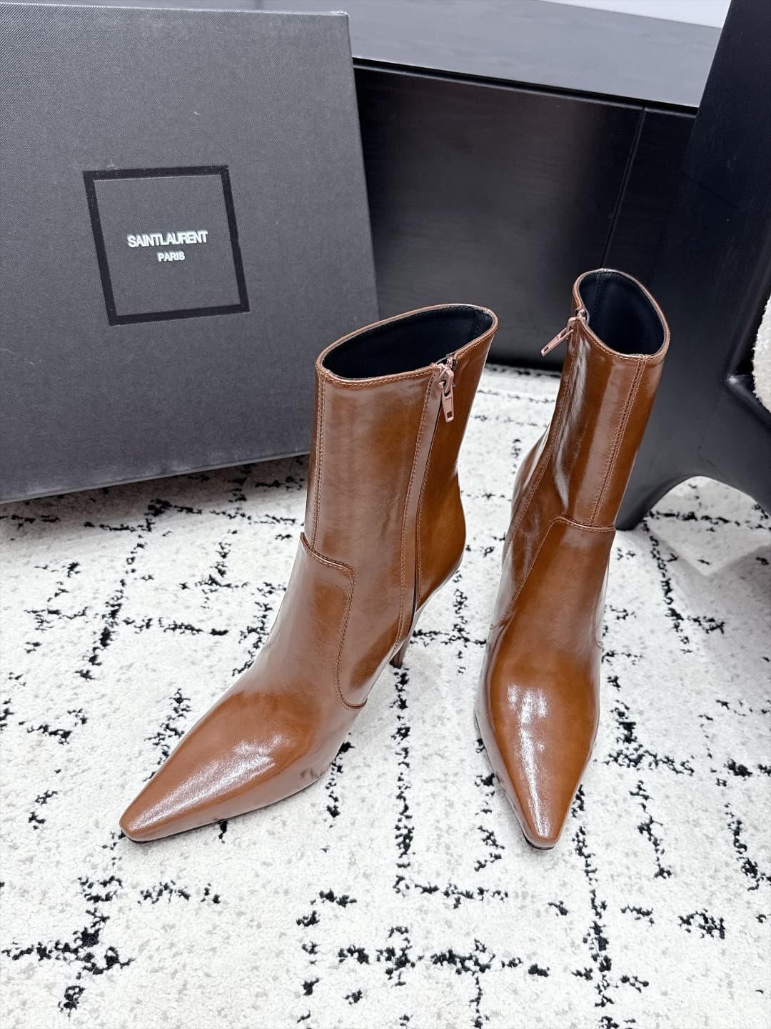 D12198 SAINT LAURENT Saint Laurent 26/ Autumn/Winter pointed toe, thin heel, high-top boots — image 4