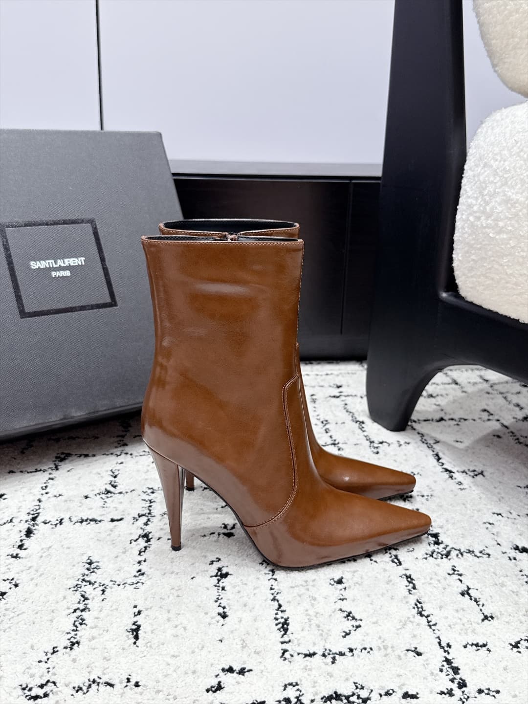 D12198 SAINT LAURENT Saint Laurent 26/ Autumn/Winter pointed toe, thin heel, high-top boots — image 2
