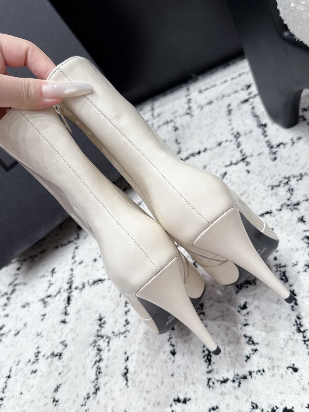 D12197 SAINT LAURENT Saint Laurent 26/ Autumn/Winter pointed toe, thin heel, high heels boots — image 8
