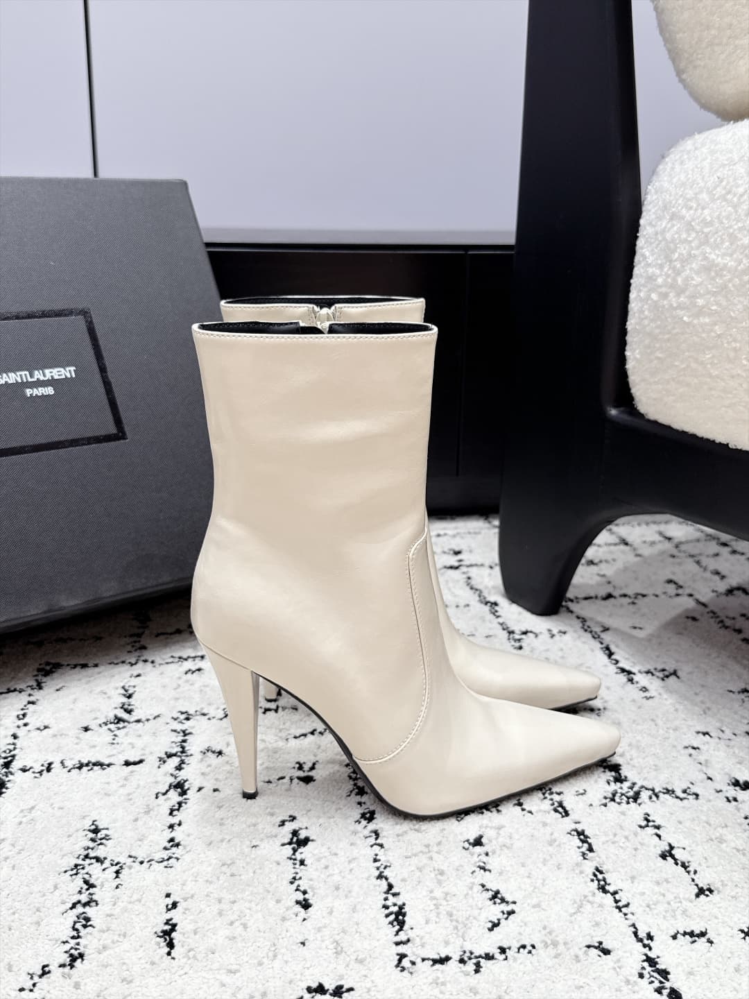 D12197 SAINT LAURENT Saint Laurent 26/ Autumn/Winter pointed toe, thin heel, high heels boots — image 2