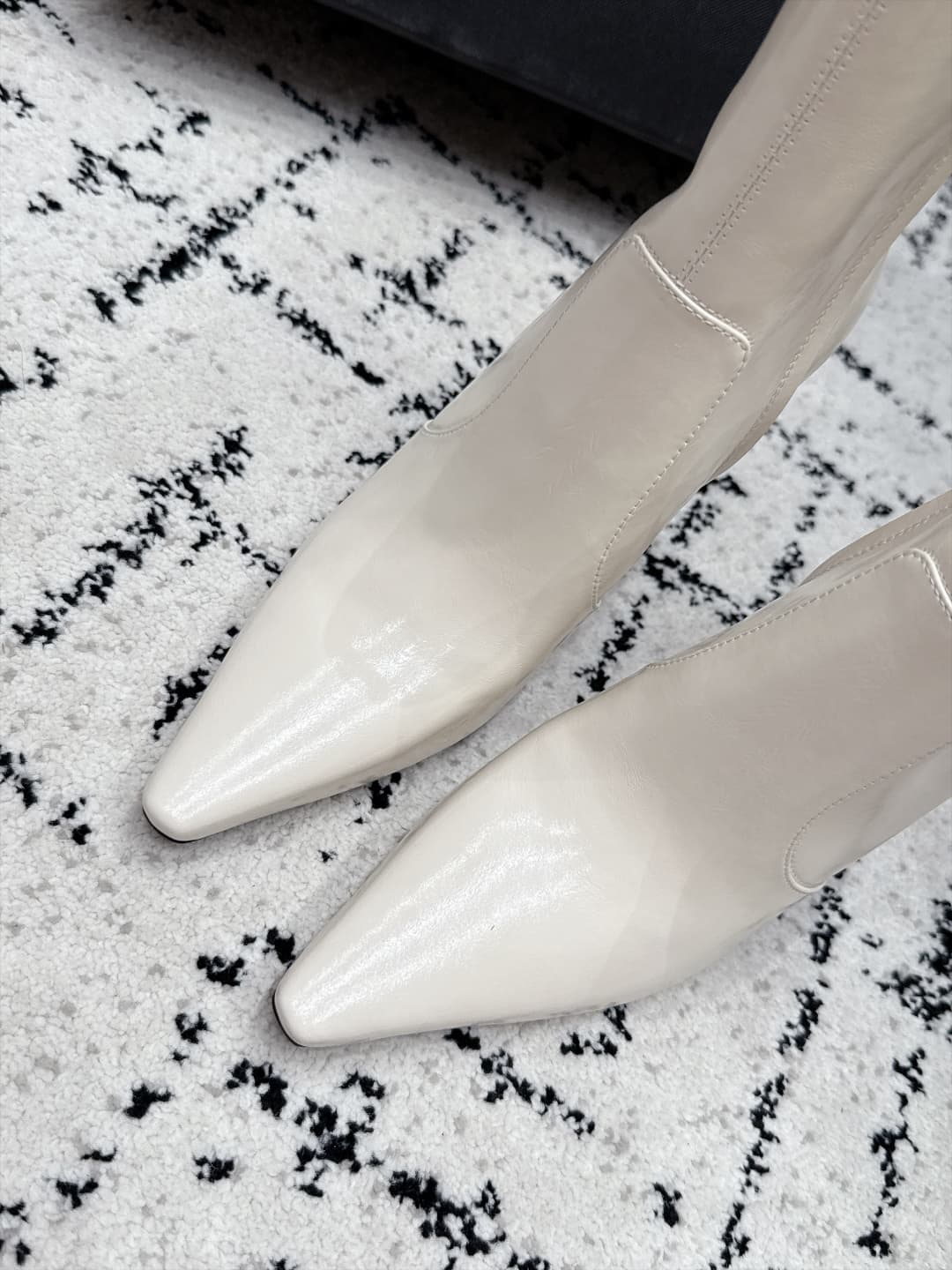 D12197 SAINT LAURENT Saint Laurent 26/ Autumn/Winter pointed toe, thin heel, high heels boots — image 6