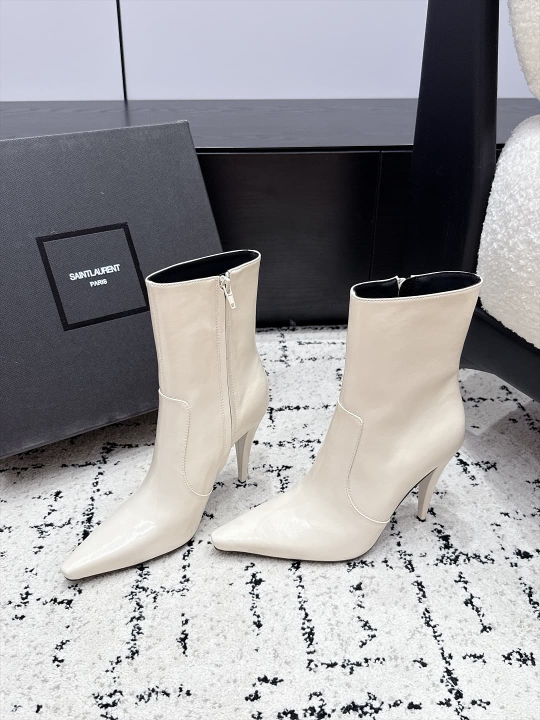 D12197 SAINT LAURENT Saint Laurent 26/ Autumn/Winter pointed toe, thin heel, high heels boots — image 3