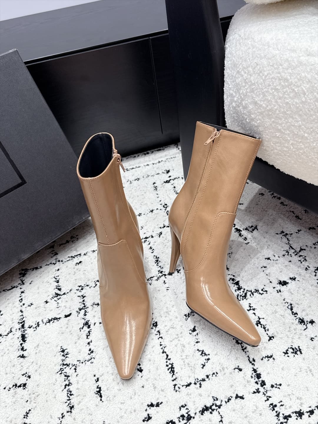 D12195 SAINT LAURENT Saint Laurent 26/ Autumn/Winter pointed toe, thin heel high boots — image 5