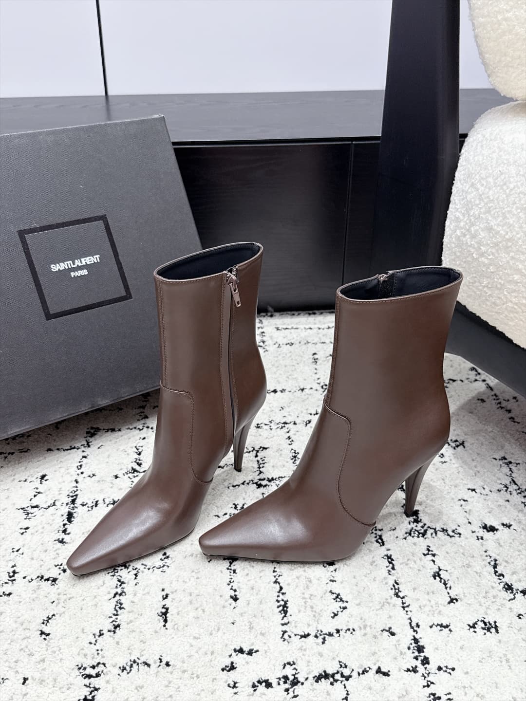 D12194 SAINT LAURENT Saint Laurent 26/ Autumn/Winter high-toped ankle boots with pointed toe — image 3