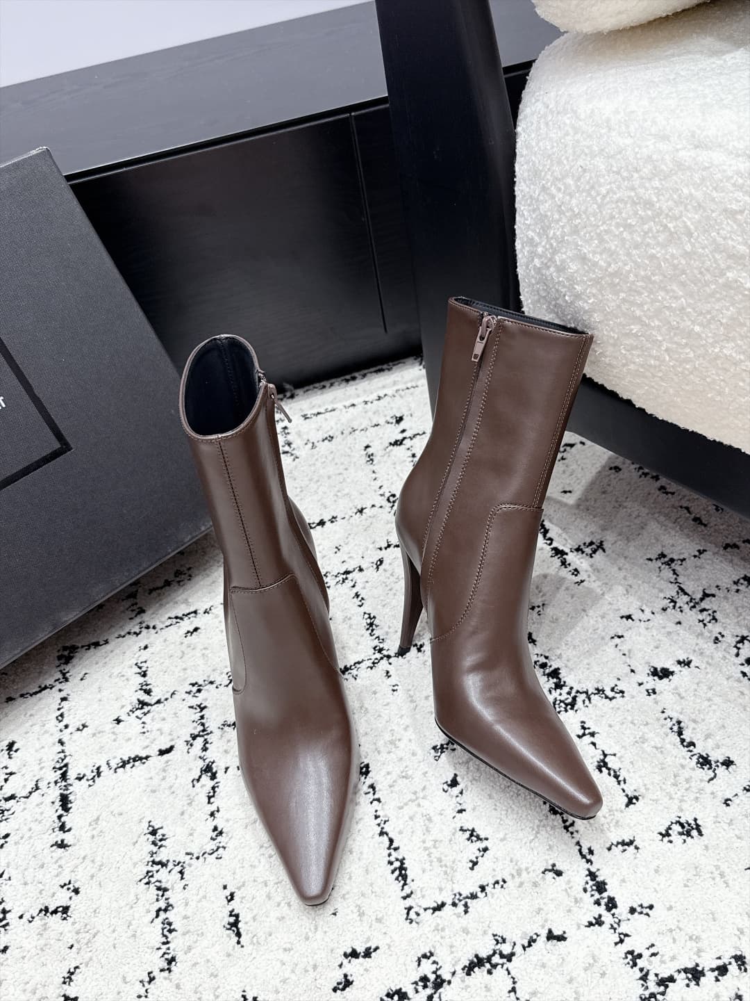 D12194 SAINT LAURENT Saint Laurent 26/ Autumn/Winter high-toped ankle boots with pointed toe — image 5