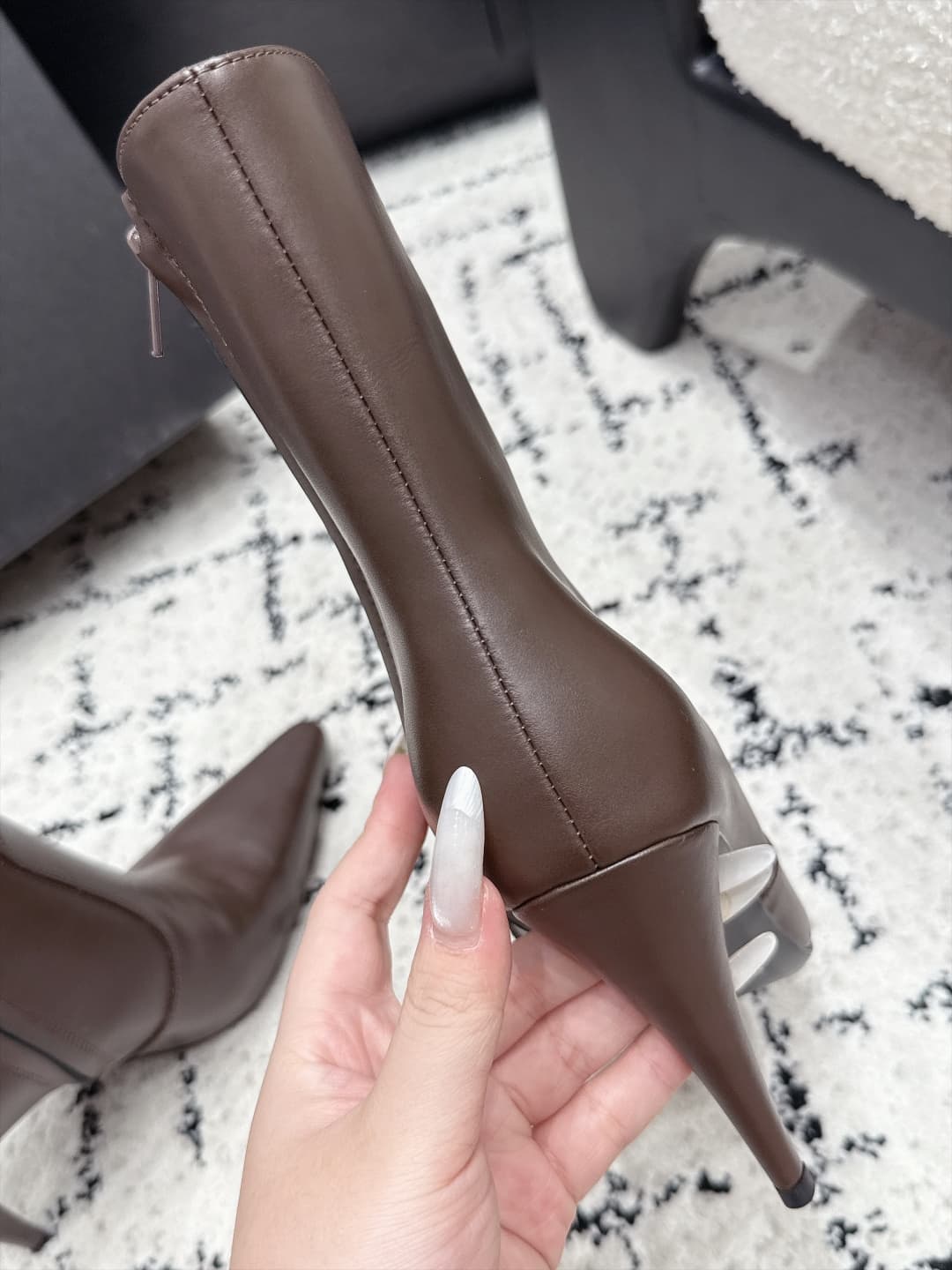 D12194 SAINT LAURENT Saint Laurent 26/ Autumn/Winter high-toped ankle boots with pointed toe — image 7