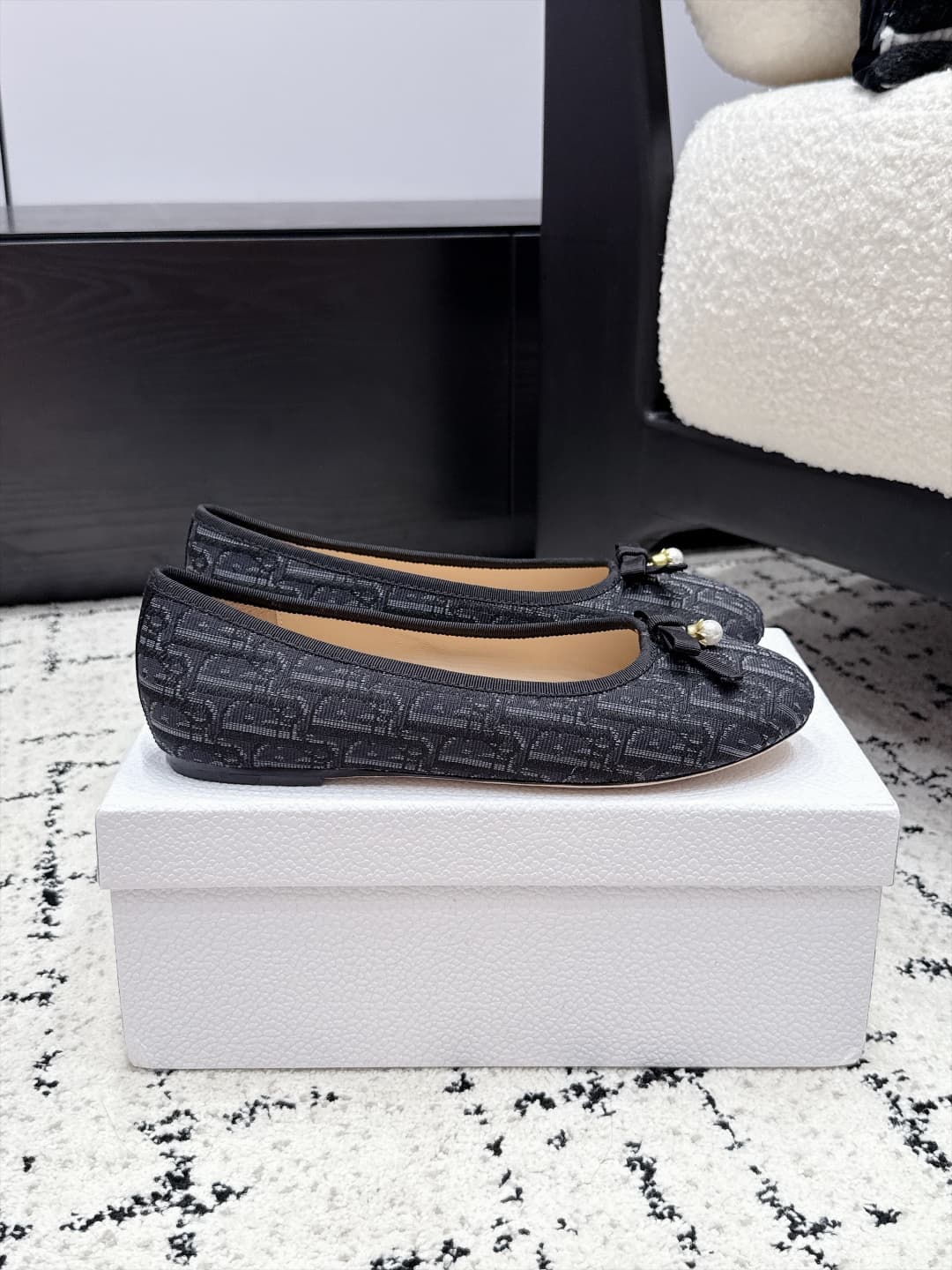 D5814 Dior 26/New spring and summer model with bow and monogrammed round-toed shoes — image 2