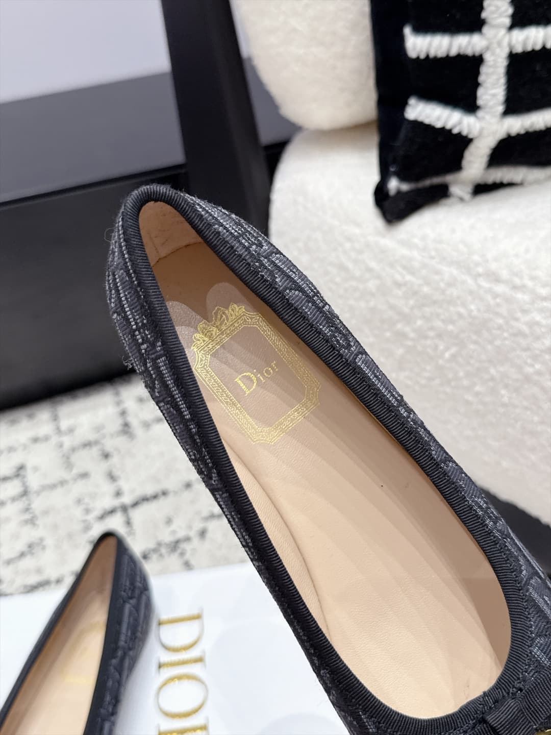 D5814 Dior 26/New spring and summer model with bow and monogrammed round-toed shoes — image 6