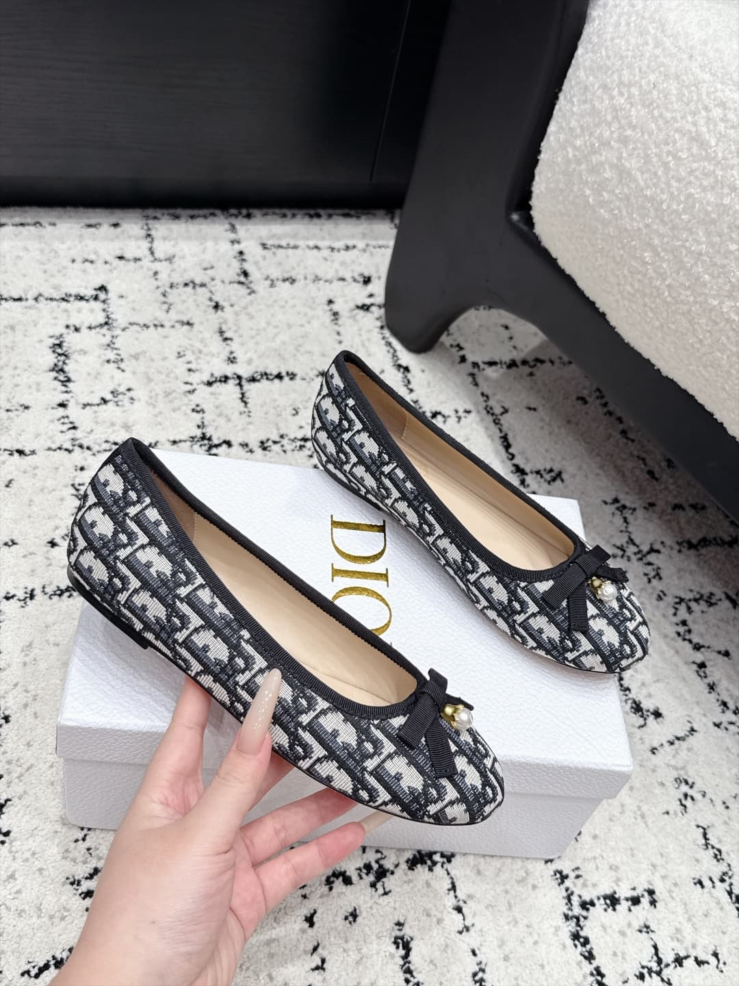 D5813 Dior 26/New spring and summer model with bow and eyelet design, round-toe shoe — image 5