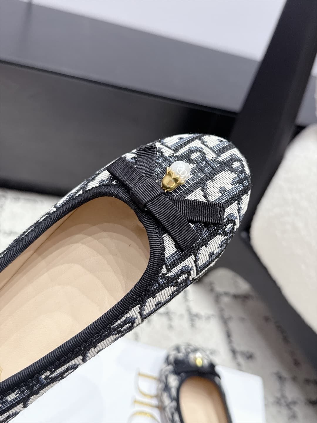D5813 Dior 26/New spring and summer model with bow and eyelet design, round-toe shoe — image 8