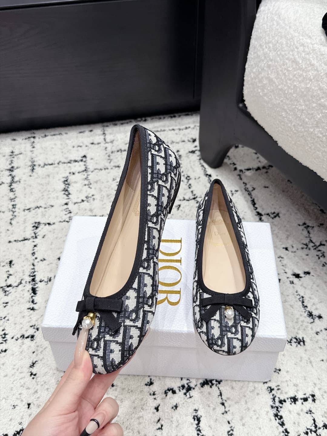 D5813 Dior 26/New spring and summer model with bow and eyelet design, round-toe shoe — image 4