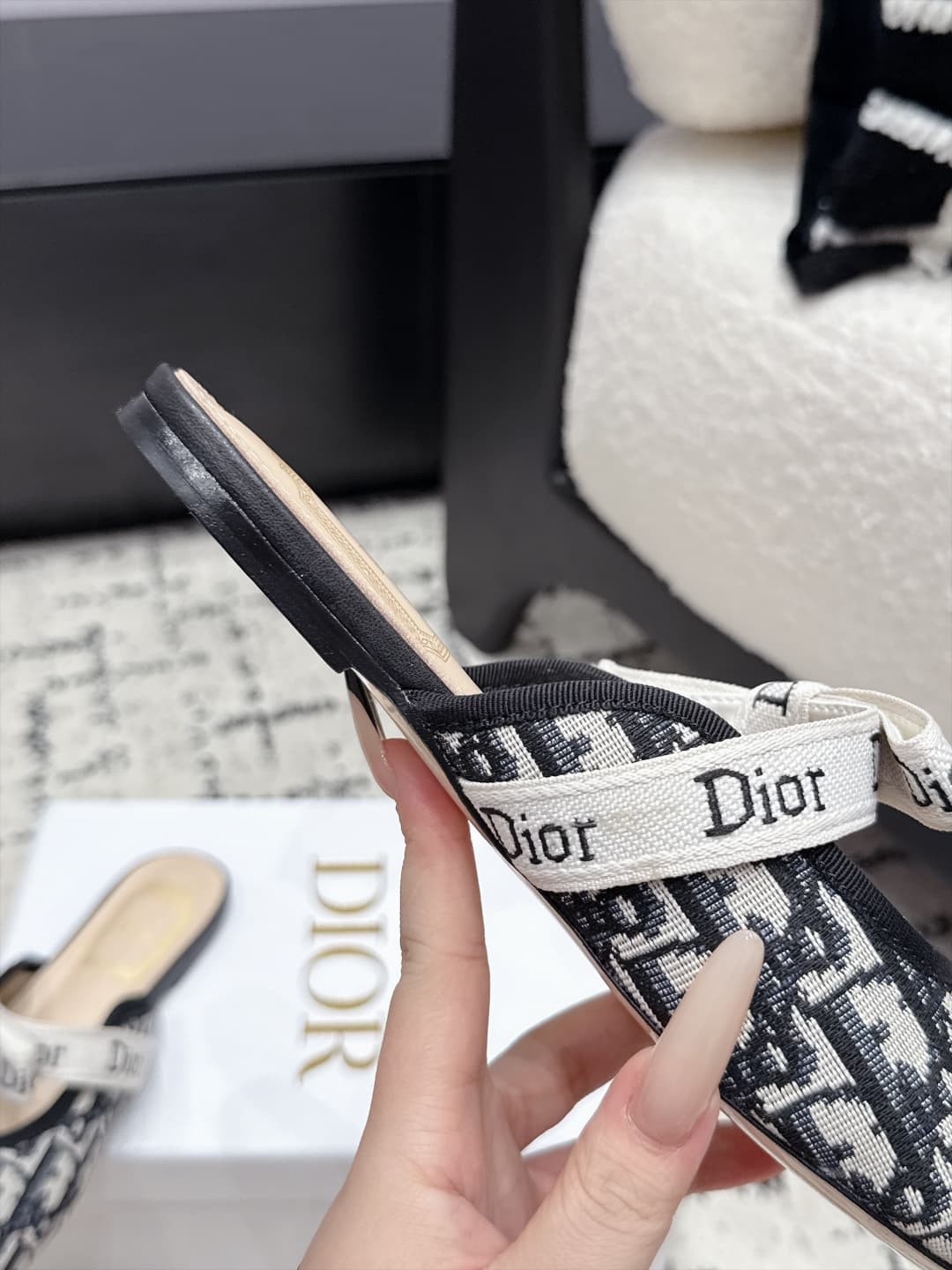D5811 Dior 26/New spring/summer style bowed monogrammed round-toe hairband — image 7