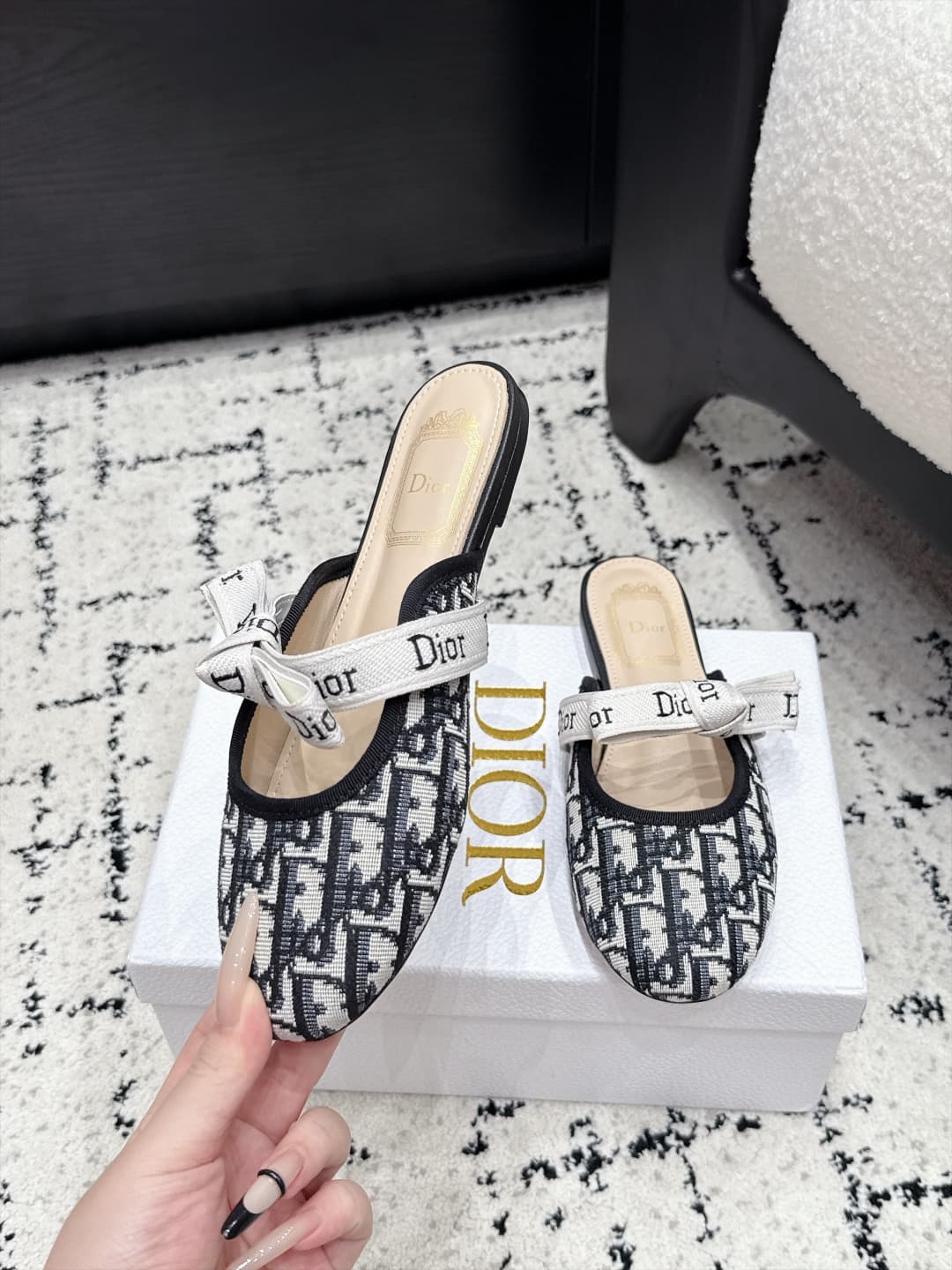 D5811 Dior 26/New spring/summer style bowed monogrammed round-toe hairband — image 4
