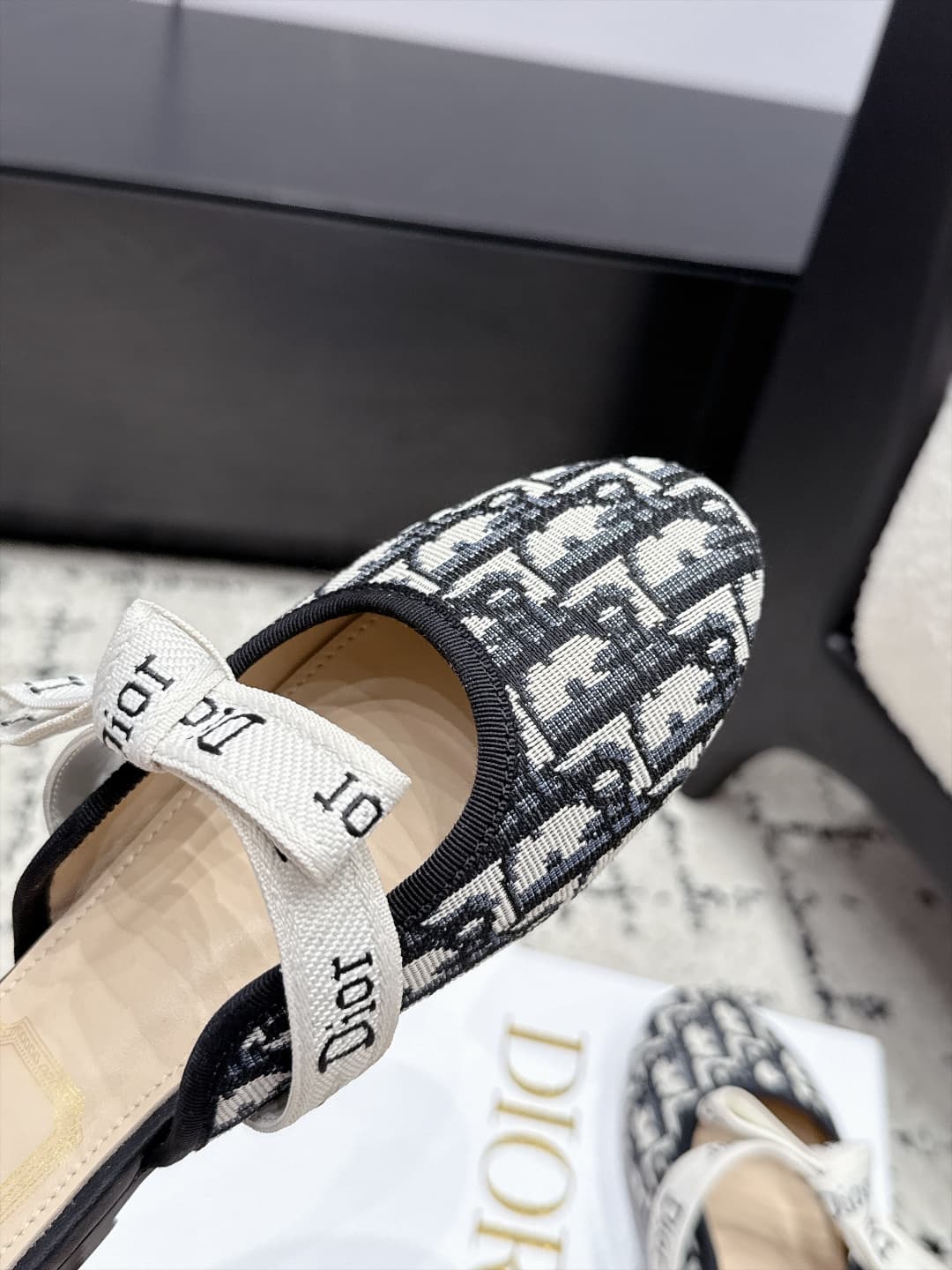 D5811 Dior 26/New spring/summer style bowed monogrammed round-toe hairband — image 8
