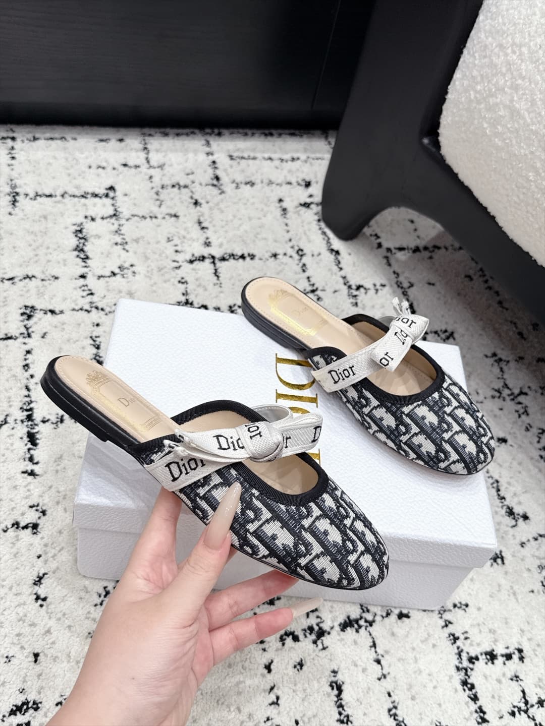 D5811 Dior 26/New spring/summer style bowed monogrammed round-toe hairband — image 5