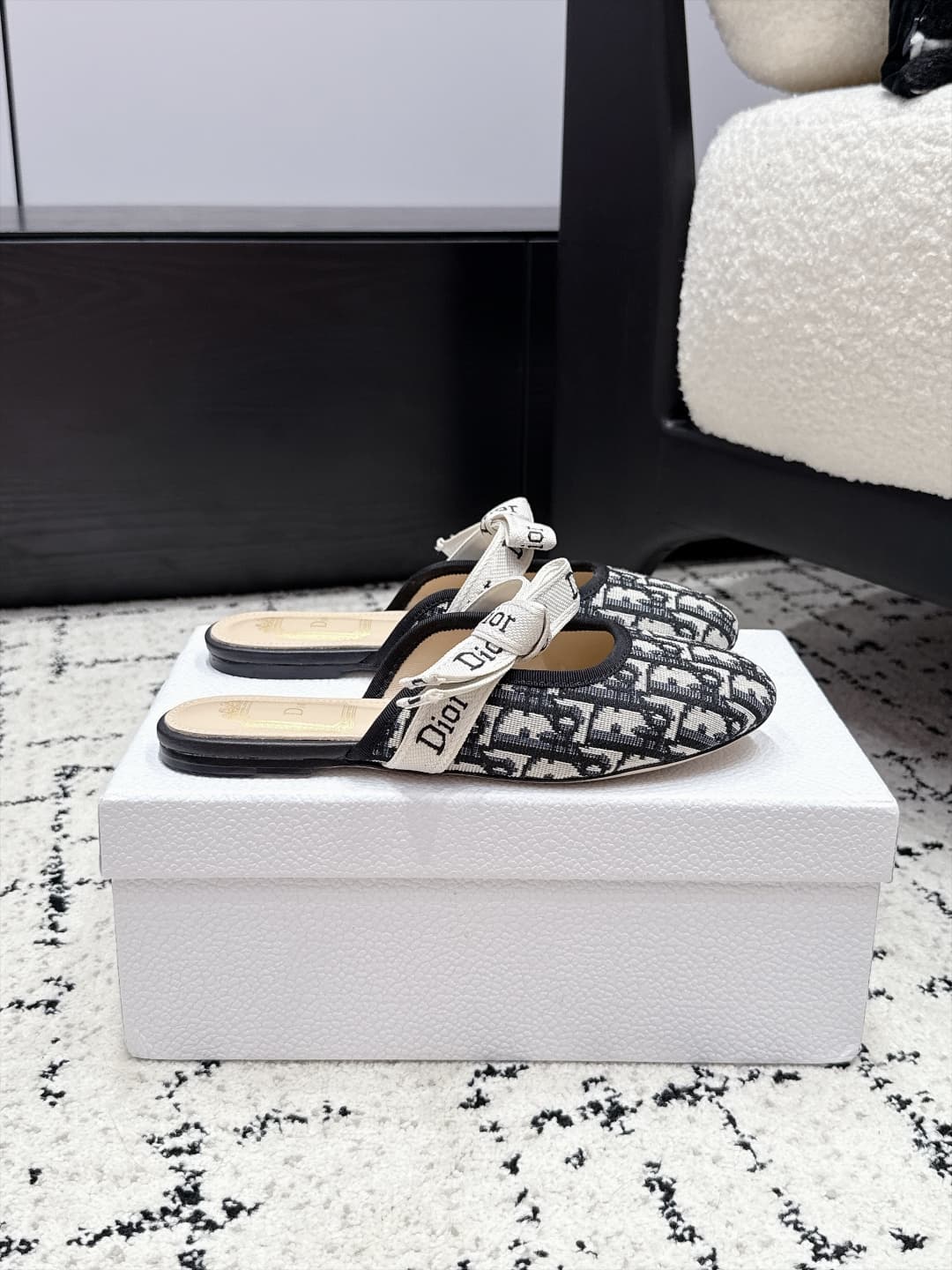D5811 Dior 26/New spring/summer style bowed monogrammed round-toe hairband — image 2