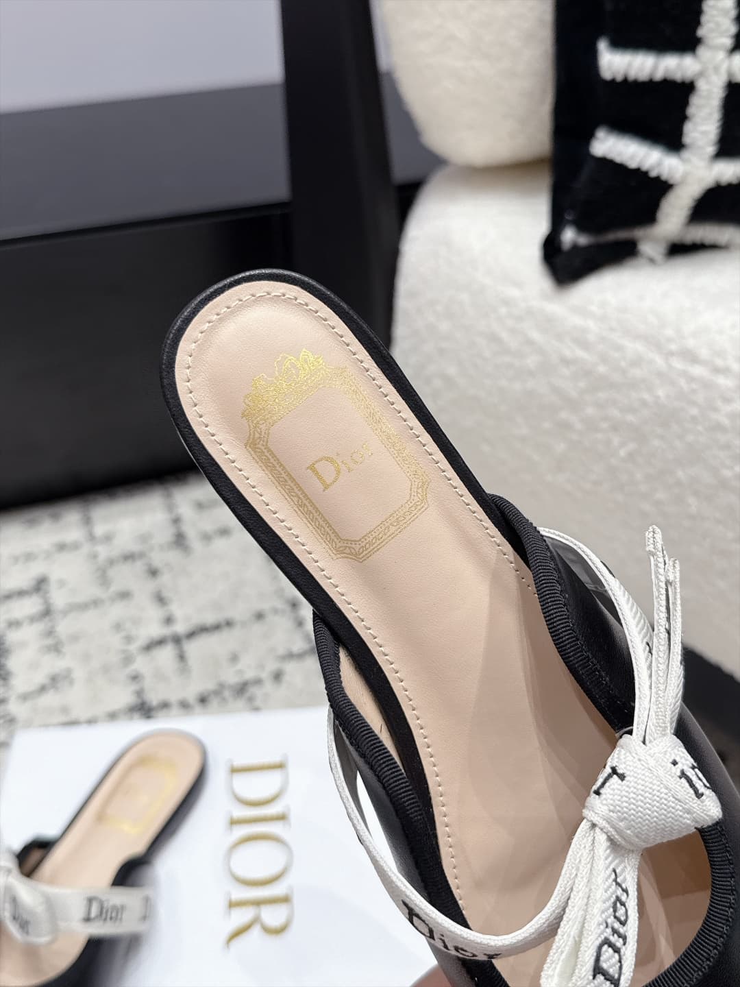 D5808 Dior 26/New spring/summer model with bowtie, filigree pattern, round toe cap hairstyle — image 6