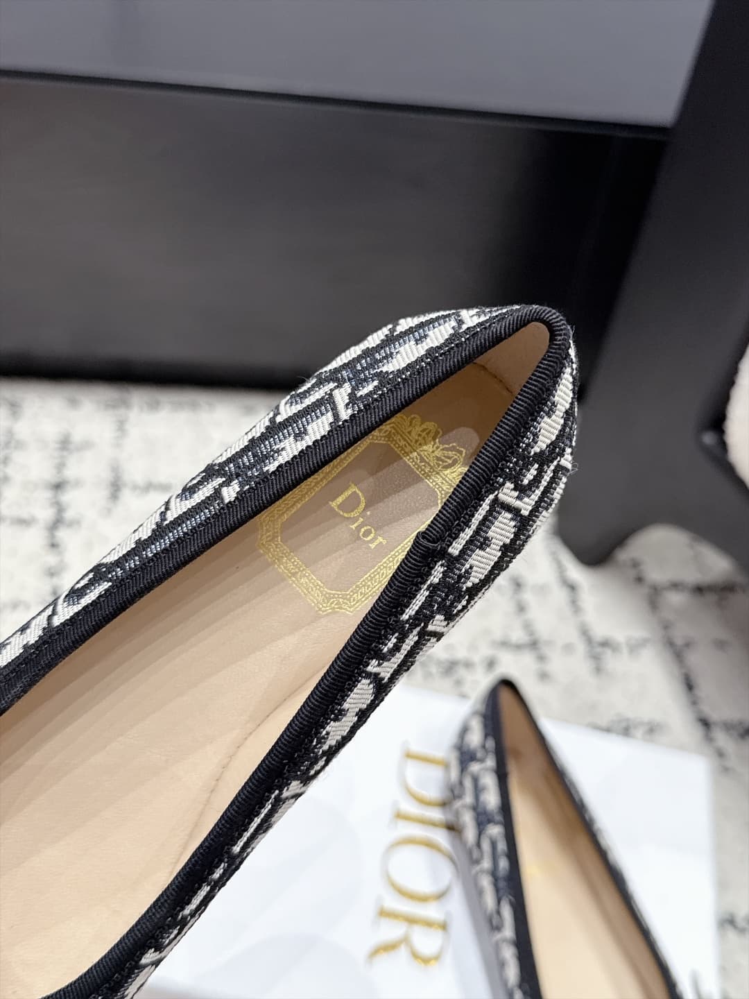 D5806 Dior 26/New spring/summer model with bow and monogrammed round-toe shoes — image 6