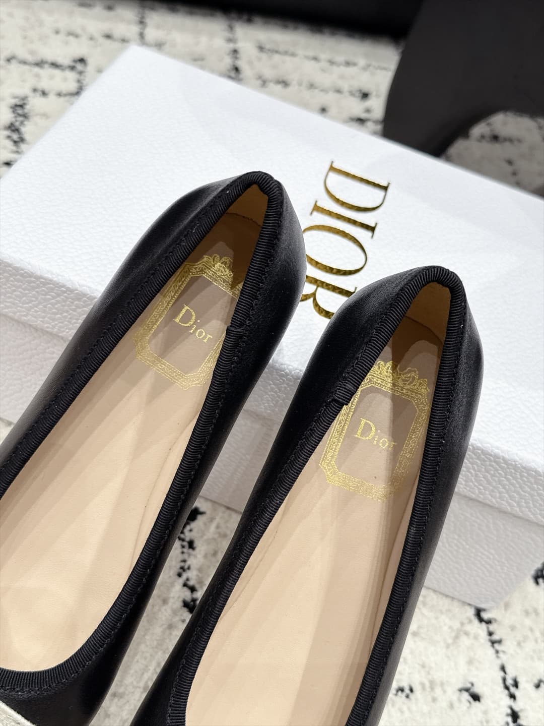 D5802 Dior 26/New spring and summer style bowed gold-embossed round-toe shoes — image 6
