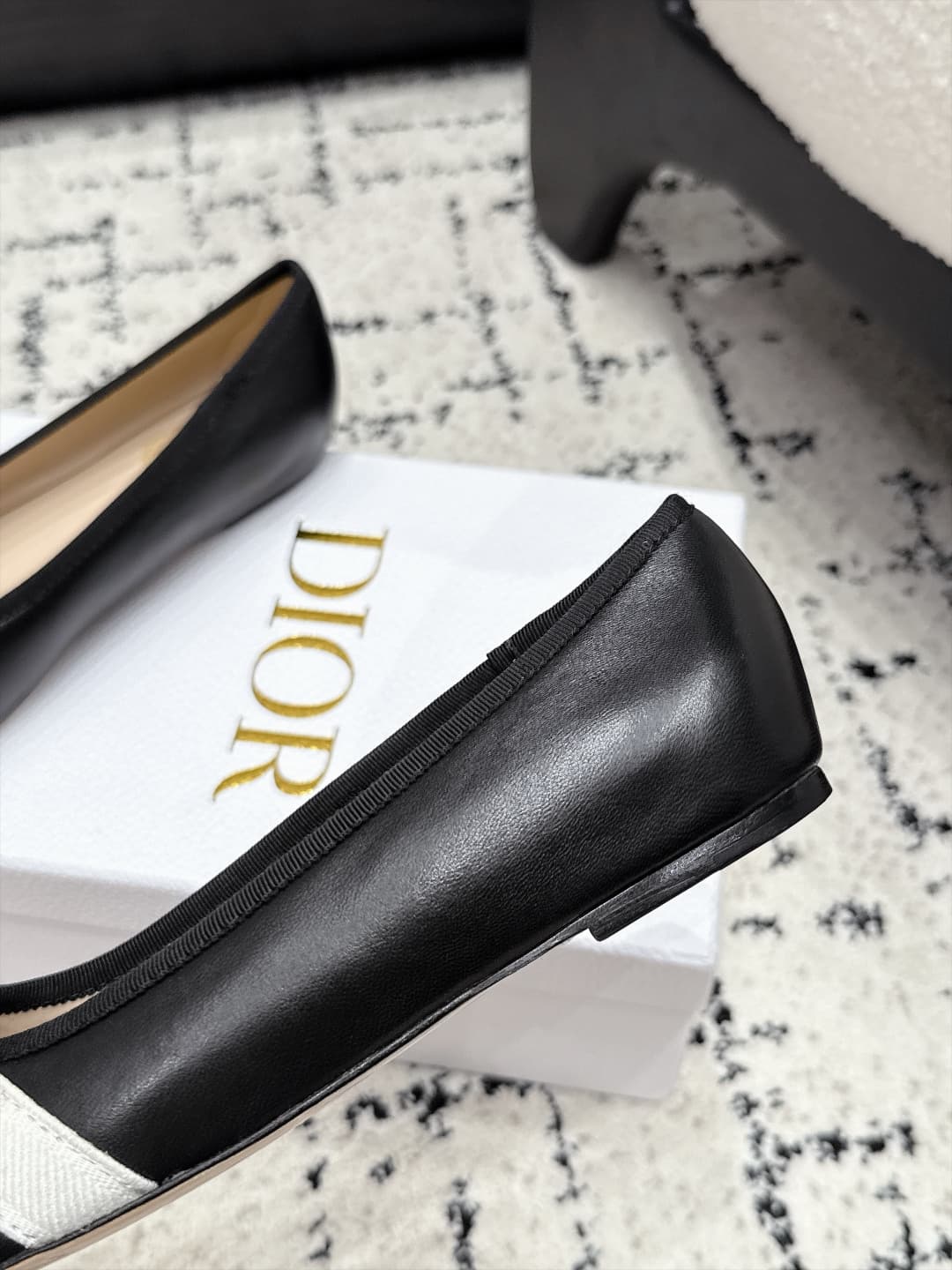 D5802 Dior 26/New spring and summer style bowed gold-embossed round-toe shoes — image 7