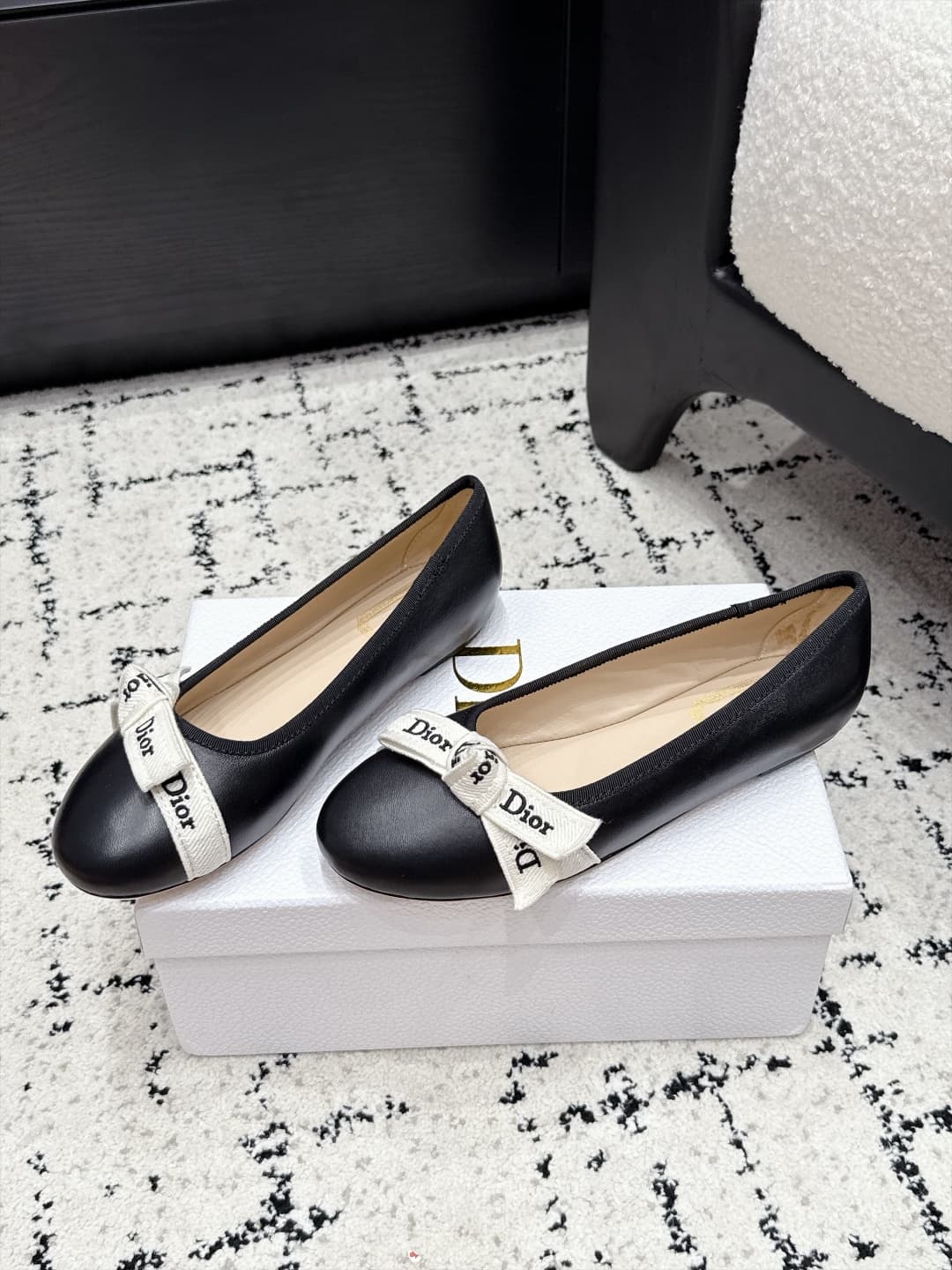 D5802 Dior 26/New spring and summer style bowed gold-embossed round-toe shoes — image 3
