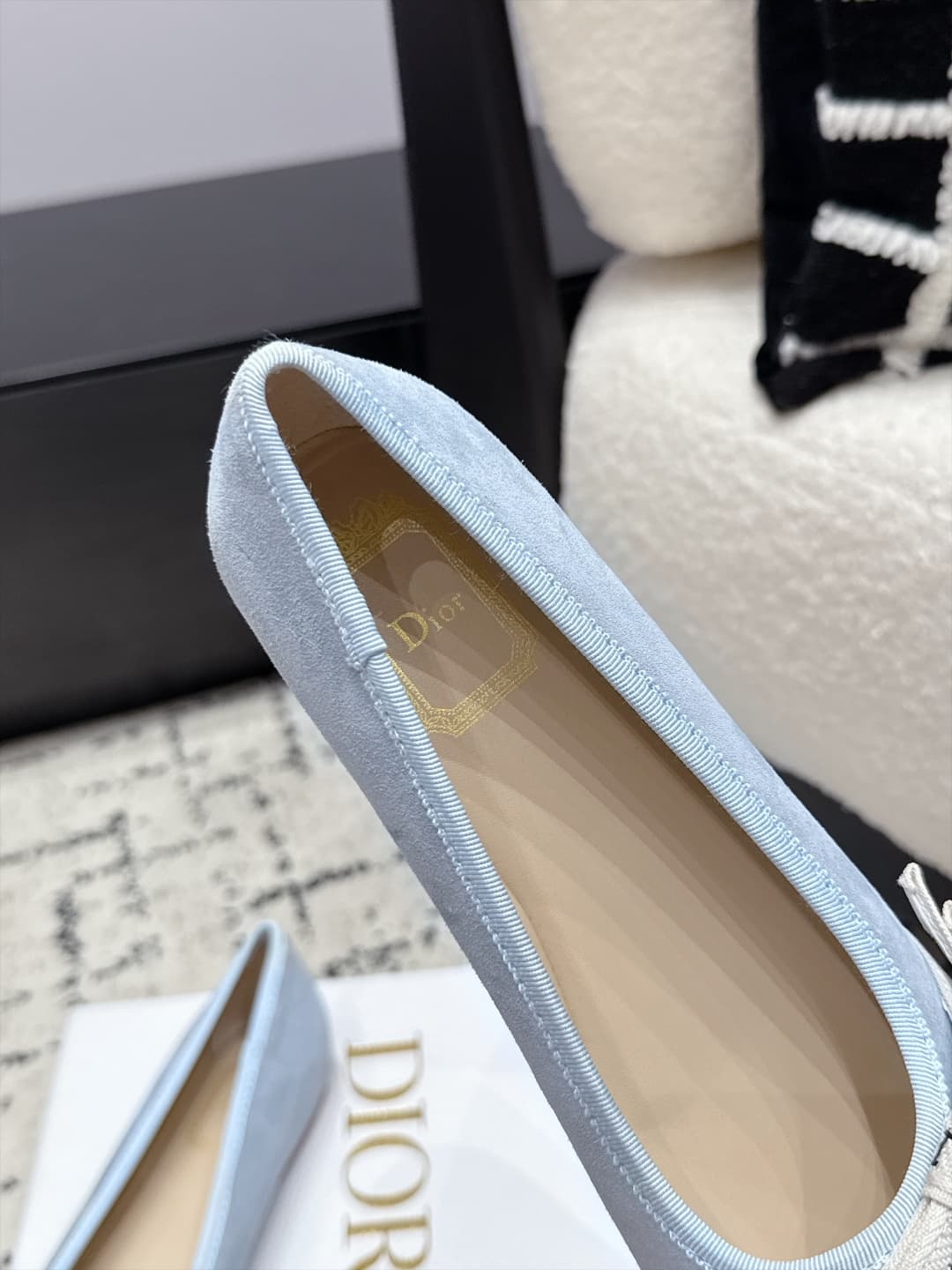 D5801 Dior 26/New spring and summer model with bow and monogrammed round-toe shoes — image 6