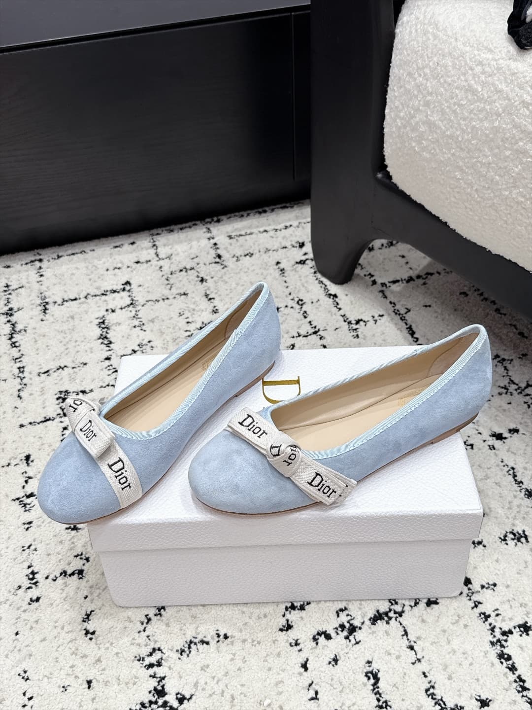 D5801 Dior 26/New spring and summer model with bow and monogrammed round-toe shoes — image 3