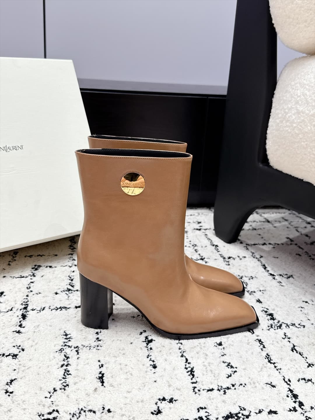 D12063 SAINT LAURENT Saint Laurent 26/ Classic thick-toe metal-clad boots — image 2