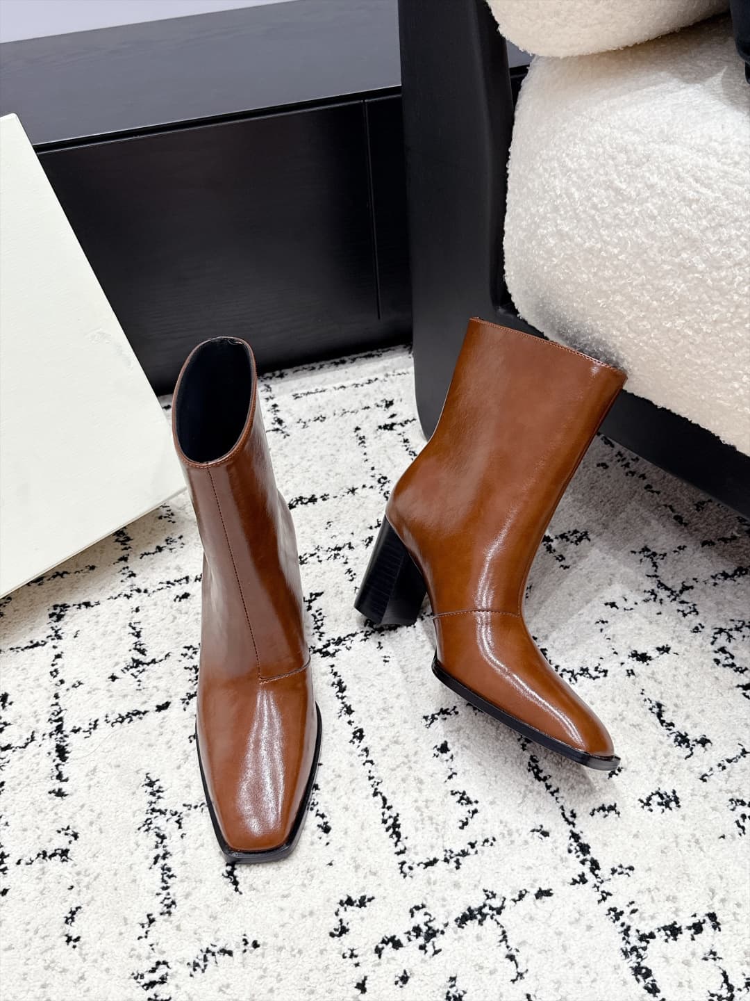 D12062 SAINT LAURENT Saint Laurent 26/ Classic thick-toe metal-clad boots — image 4