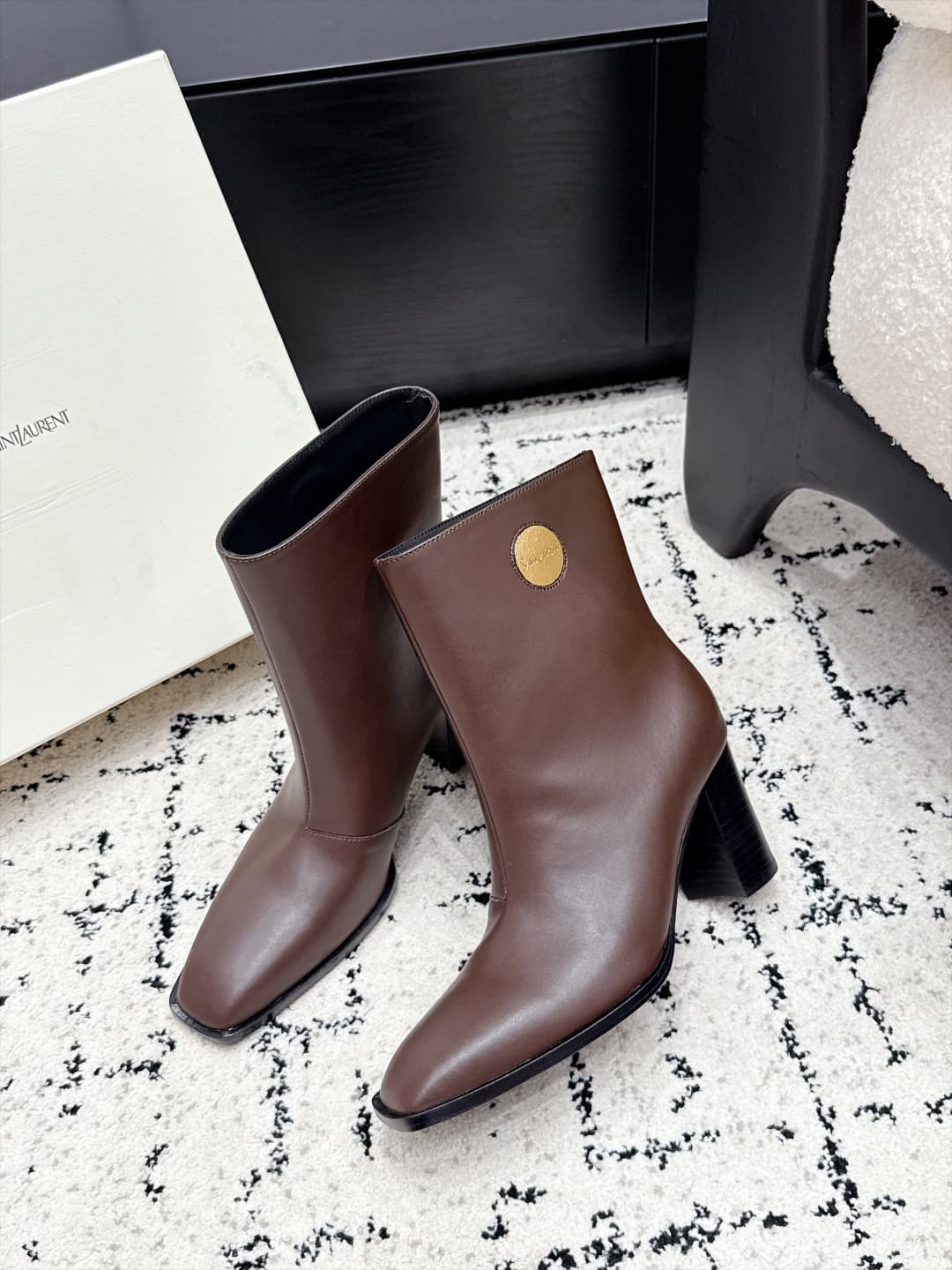 D12064 SAINT LAURENT Saint Laurent 26/ Classic thick-heel metal buckle boots — image 5