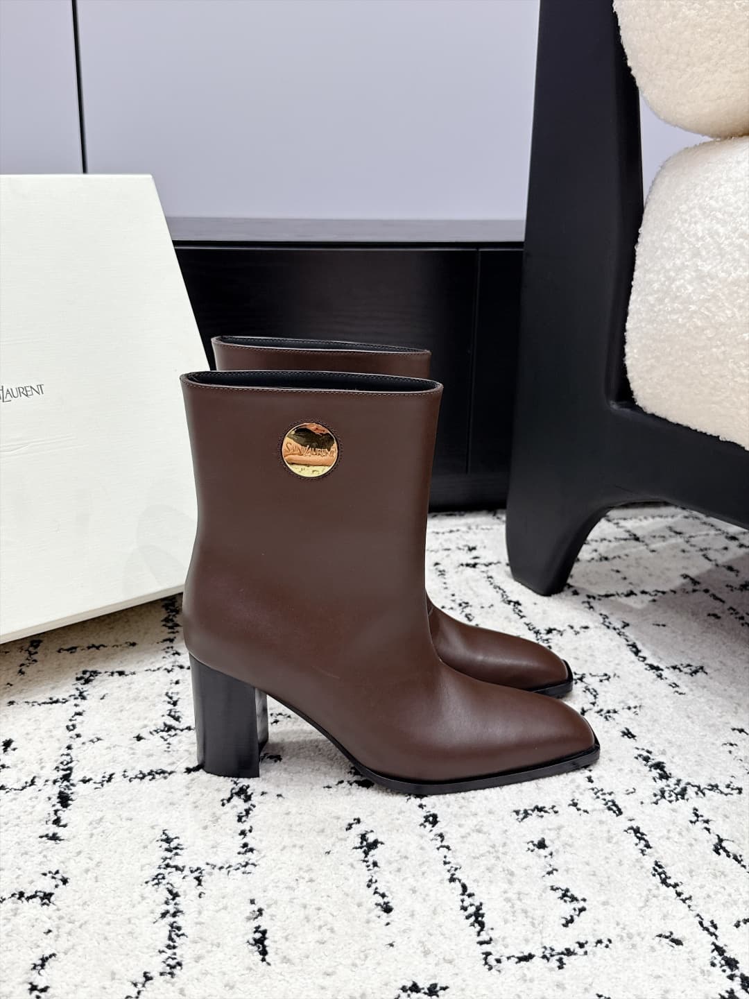 D12064 SAINT LAURENT Saint Laurent 26/ Classic thick-heel metal buckle boots — image 2