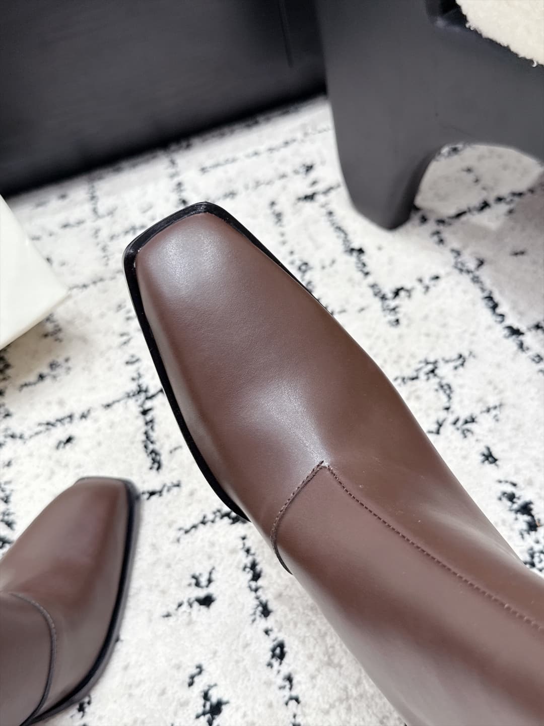 D12064 SAINT LAURENT Saint Laurent 26/ Classic thick-heel metal buckle boots — image 6