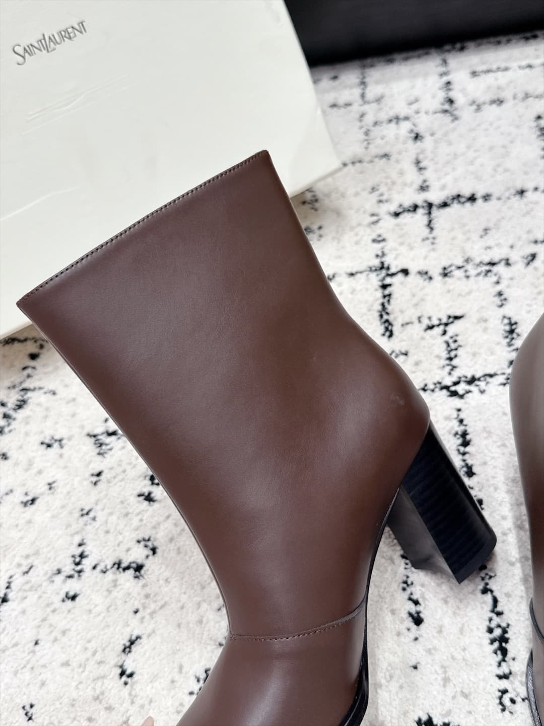 D12064 SAINT LAURENT Saint Laurent 26/ Classic thick-heel metal buckle boots — image 8