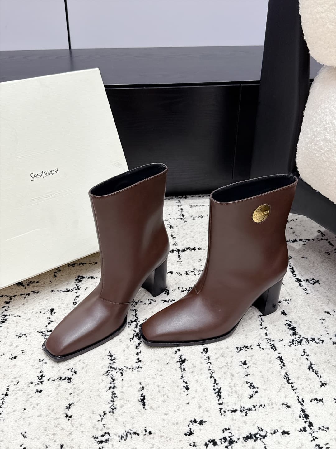 D12064 SAINT LAURENT Saint Laurent 26/ Classic thick-heel metal buckle boots — image 3