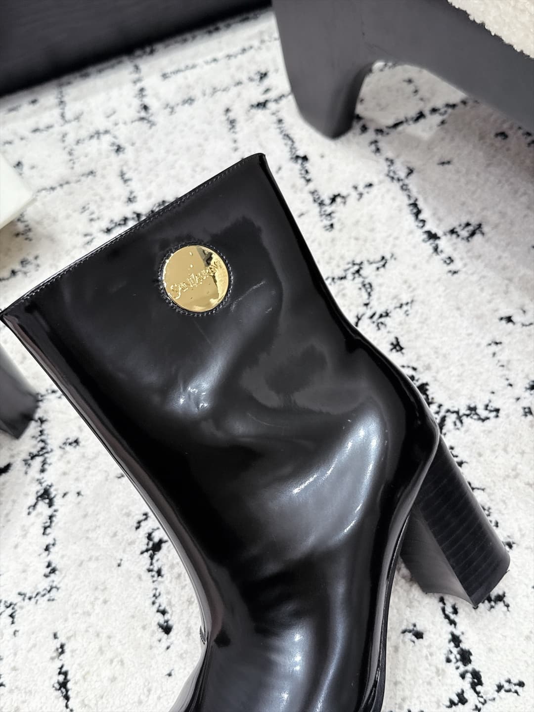 D12061 SAINT LAURENT Saint Laurent 26/ Classic thick-heel metal-closure boots — image 7