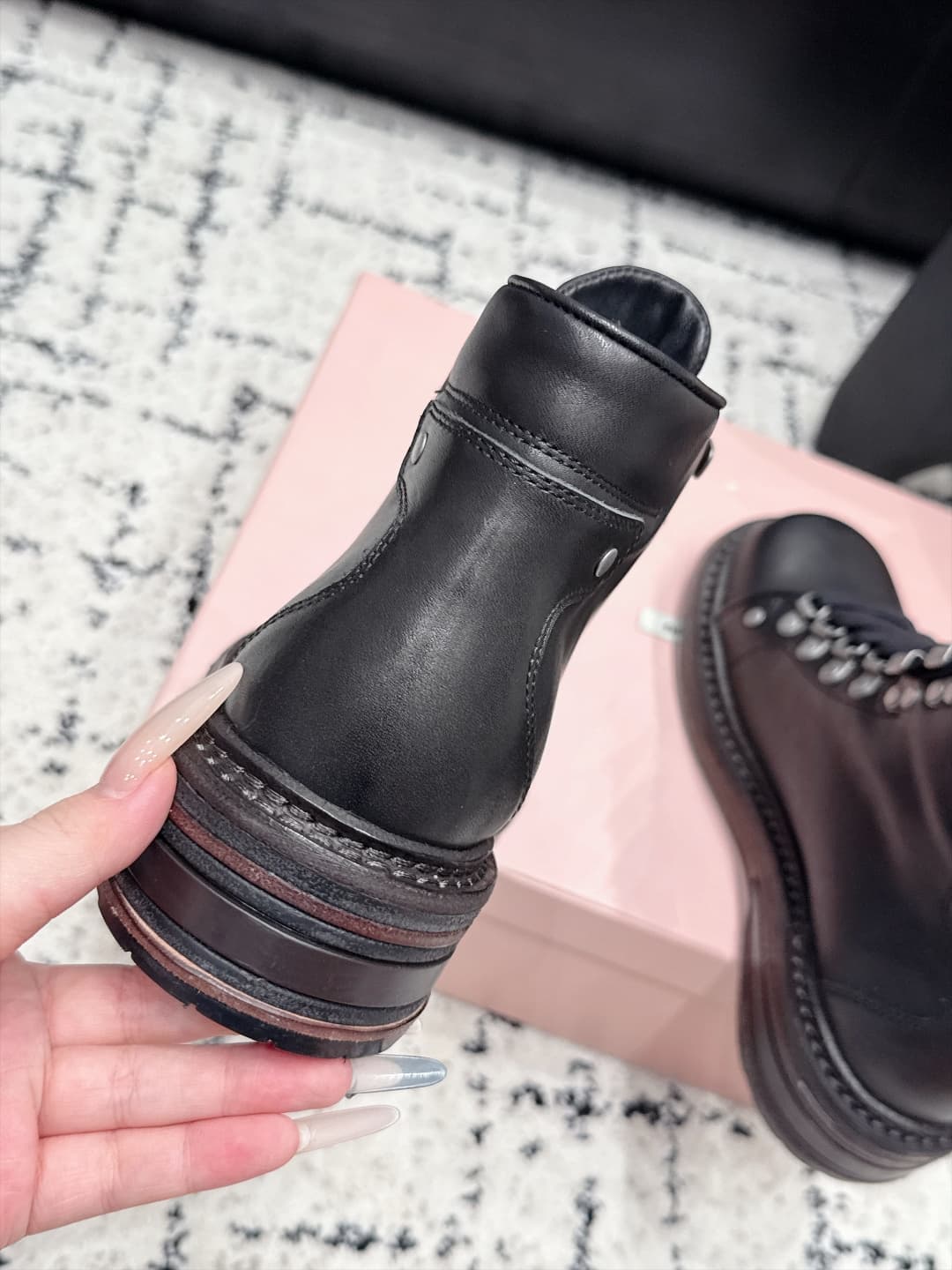 D10519 MIUMIU Miu 26/ Vintage/retro trendy round-toe high-top sneakers for early autumn shows — image 8