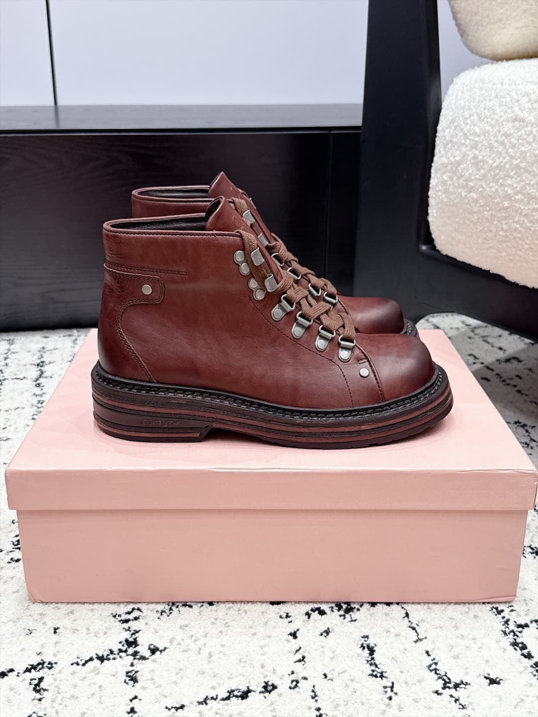 D10517 MIUMIU Miu 26/ Vintage/retro trendy round-toe high-top boots for early autumn shows — image 2