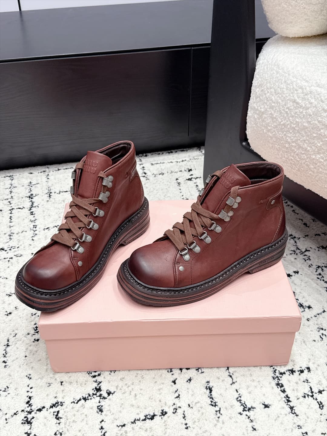 D10517 MIUMIU Miu 26/ Vintage/retro trendy round-toe high-top boots for early autumn shows — image 3