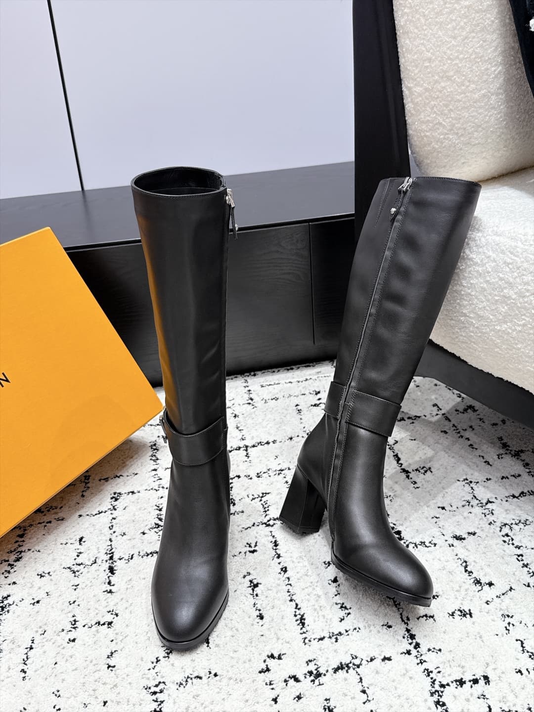 D8878 Louis Vuitton 26/ Latest model Midtown thick-toe high-top boots — image 4
