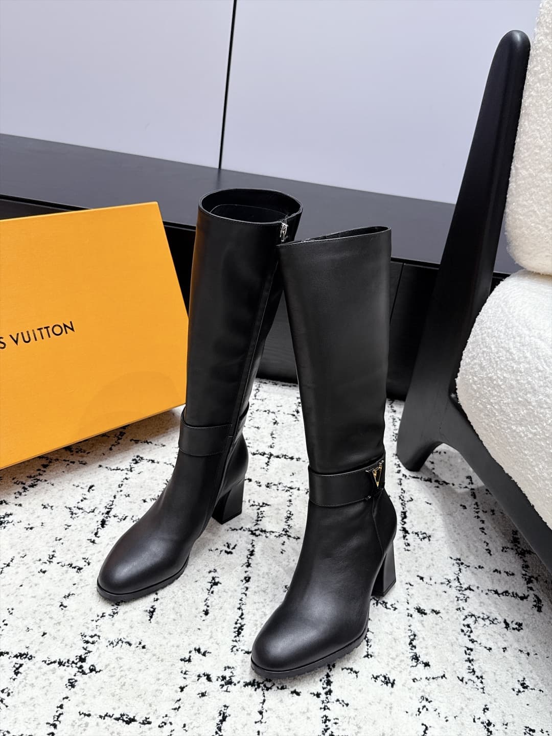 D8878 Louis Vuitton 26/ Latest model Midtown thick-toe high-top boots — image 5