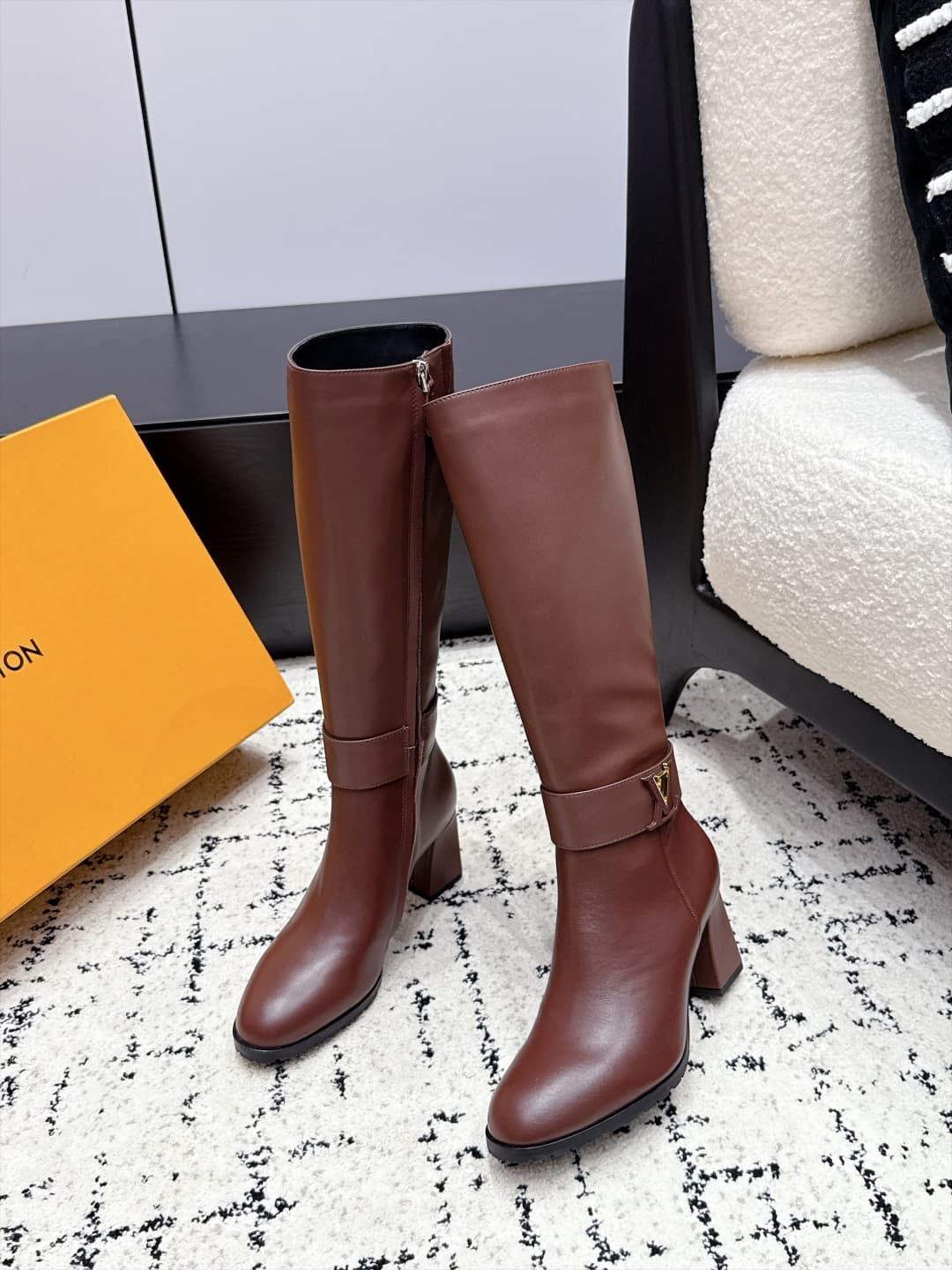 D8877 Louis Vuitton 26/ Latest model Midtown high-top boots with thick heels — image 5