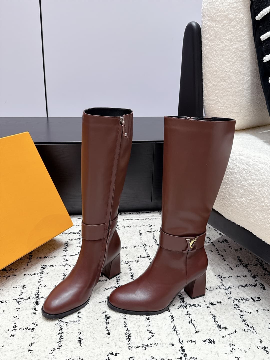 D8877 Louis Vuitton 26/ Latest model Midtown high-top boots with thick heels — image 3